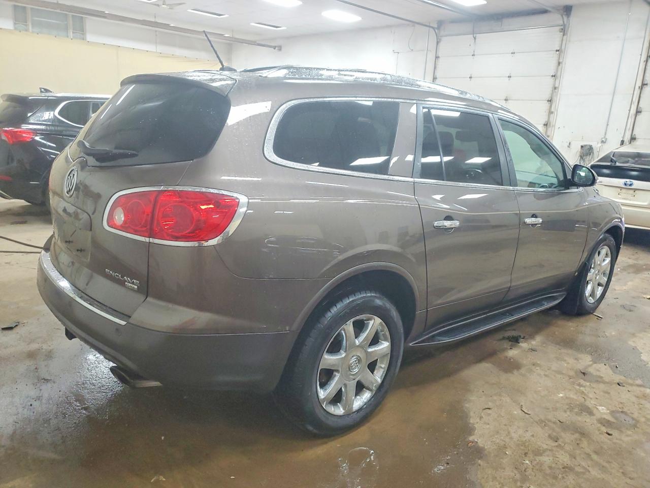 2010 Buick Enclave Cxl Коричневый vin: 5GALVBED5AJ132822
