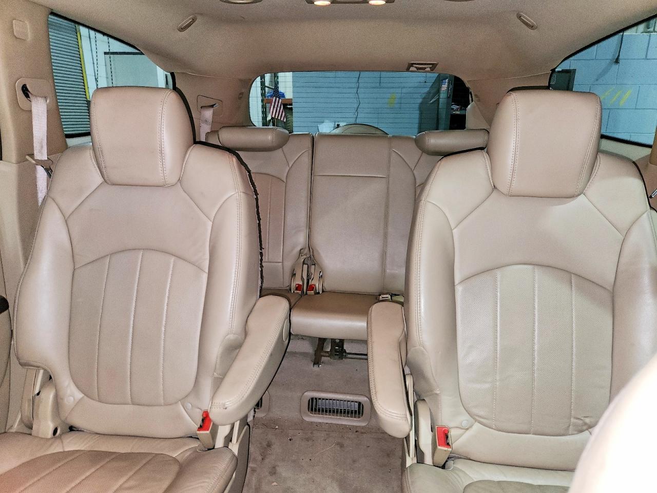 2010 Buick Enclave Cxl White vin: 5GALVCED3AJ256044