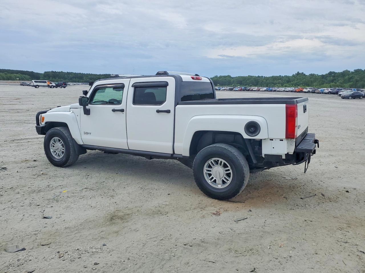2009 Hummer H3t White vin: 5GNEN13E798125029