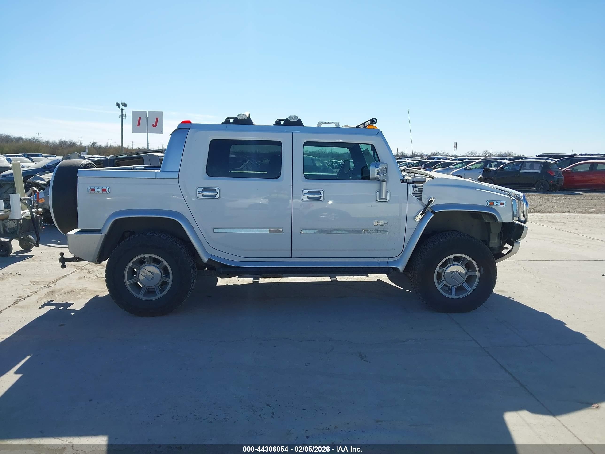 2006 Hummer H2 Sut   Белый vin: 5GRGN22U46H113146