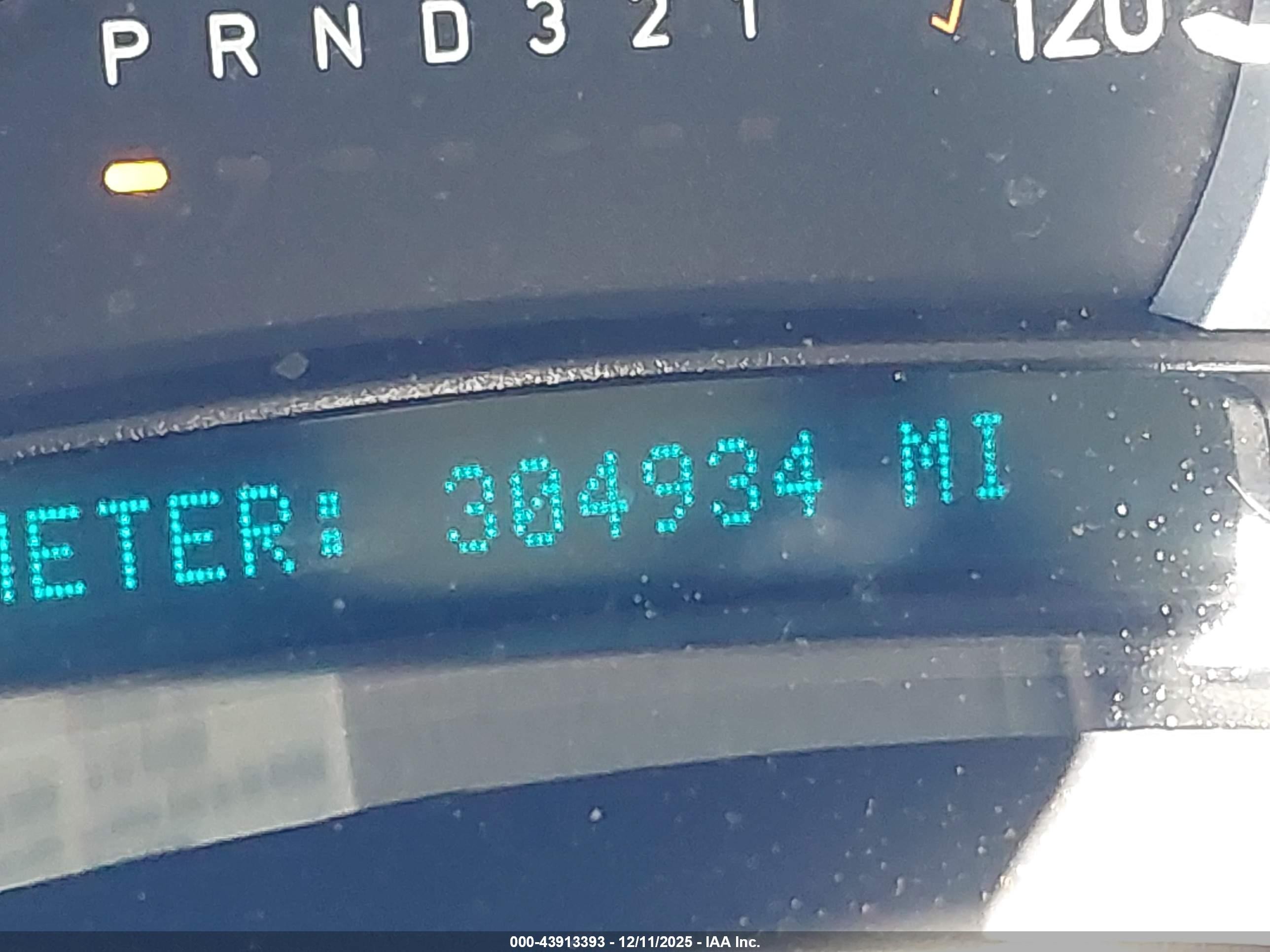 2007 Hummer H2 Sut   Золотой vin: 5GRGN22U77H100280