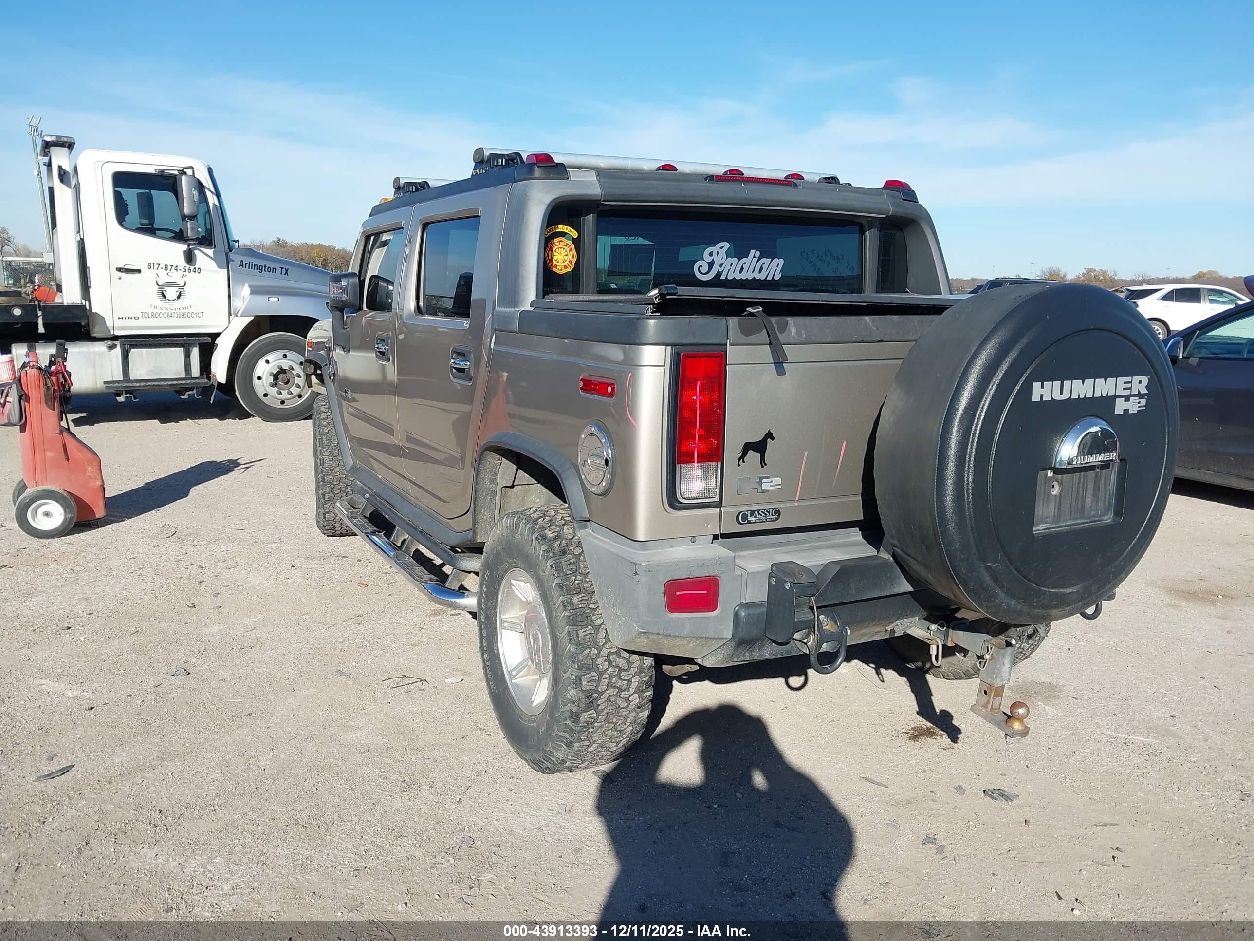 2007 Hummer H2 Sut   Золотой vin: 5GRGN22U77H100280