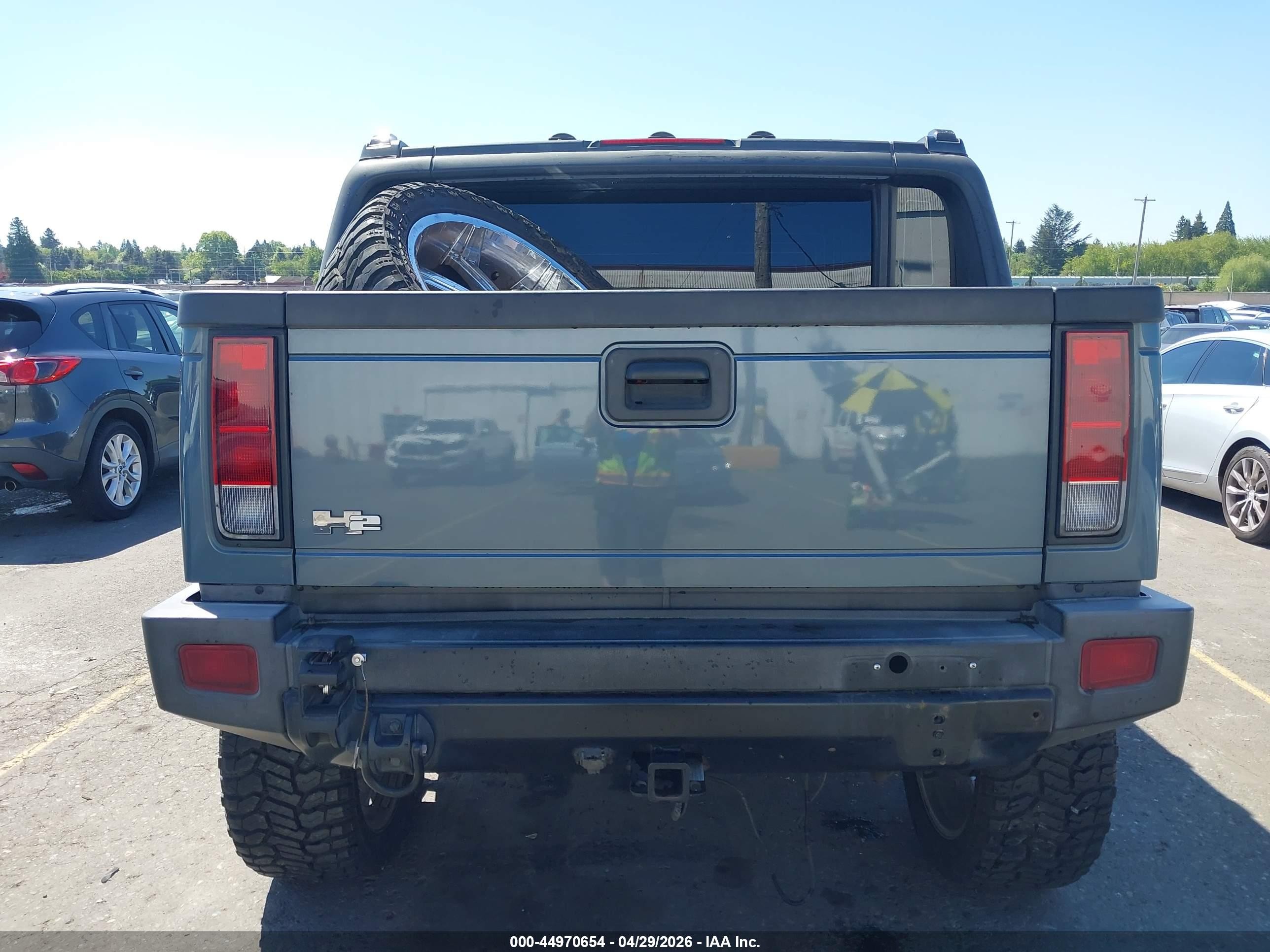2006 Hummer H2 Sut   Серый vin: 5GRGN22U96H120075