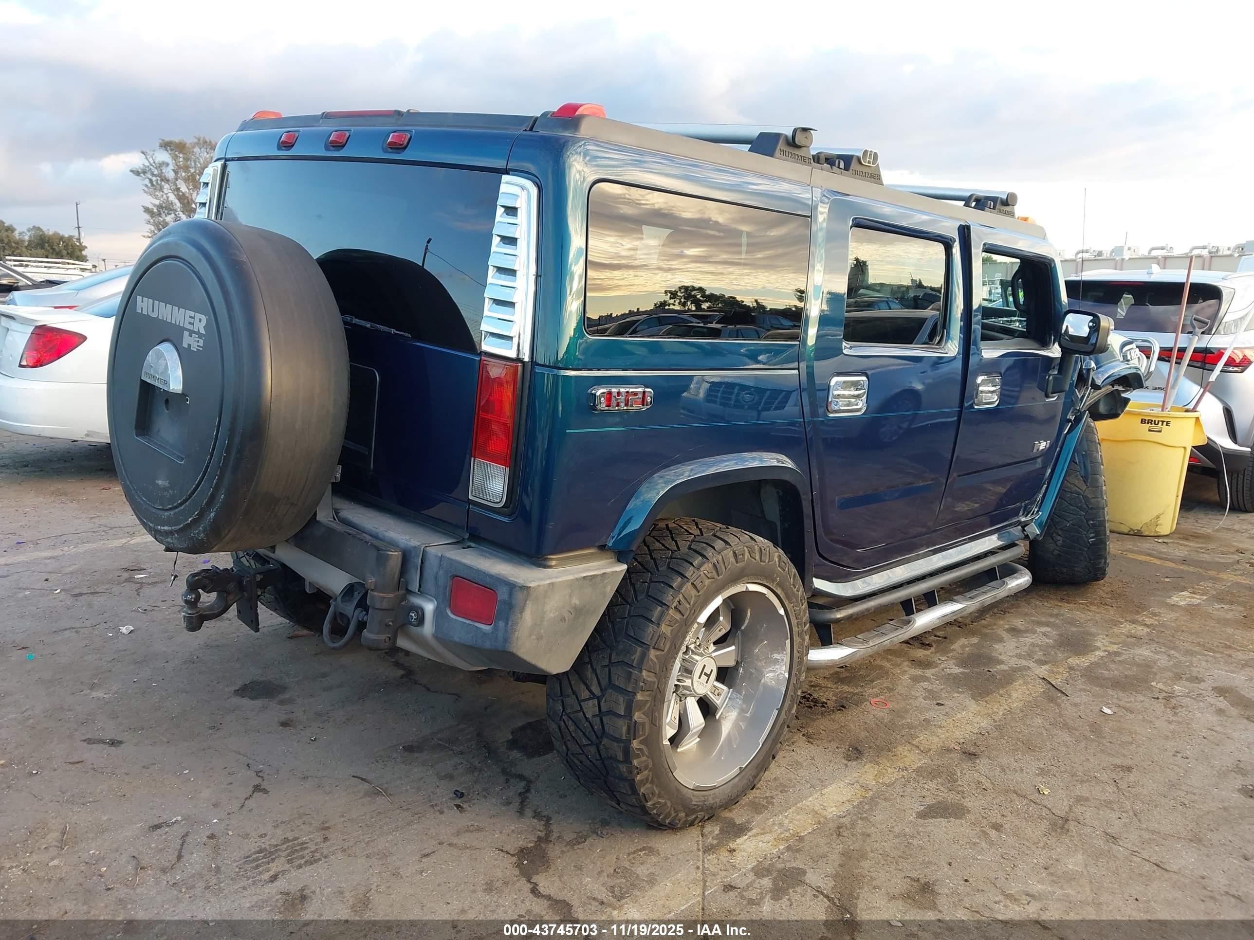 2008 Hummer H2 Suv   Blue vin: 5GRGN23828H107446