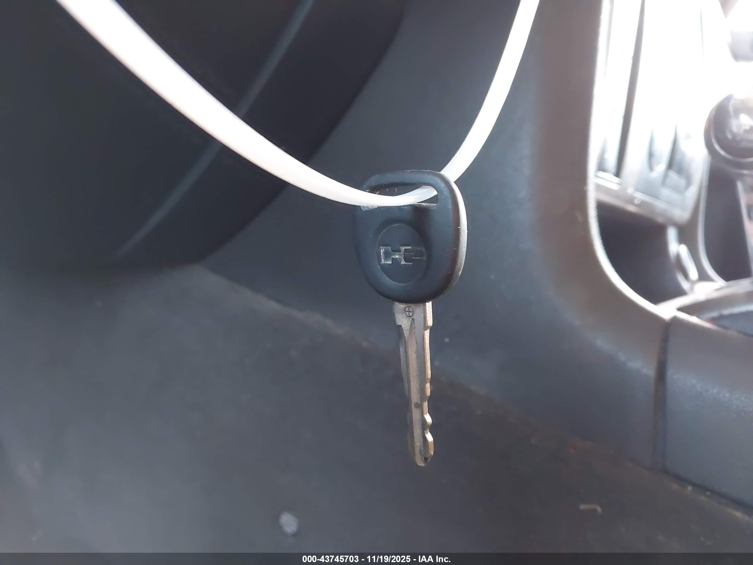 2008 Hummer H2 Suv   Blue vin: 5GRGN23828H107446