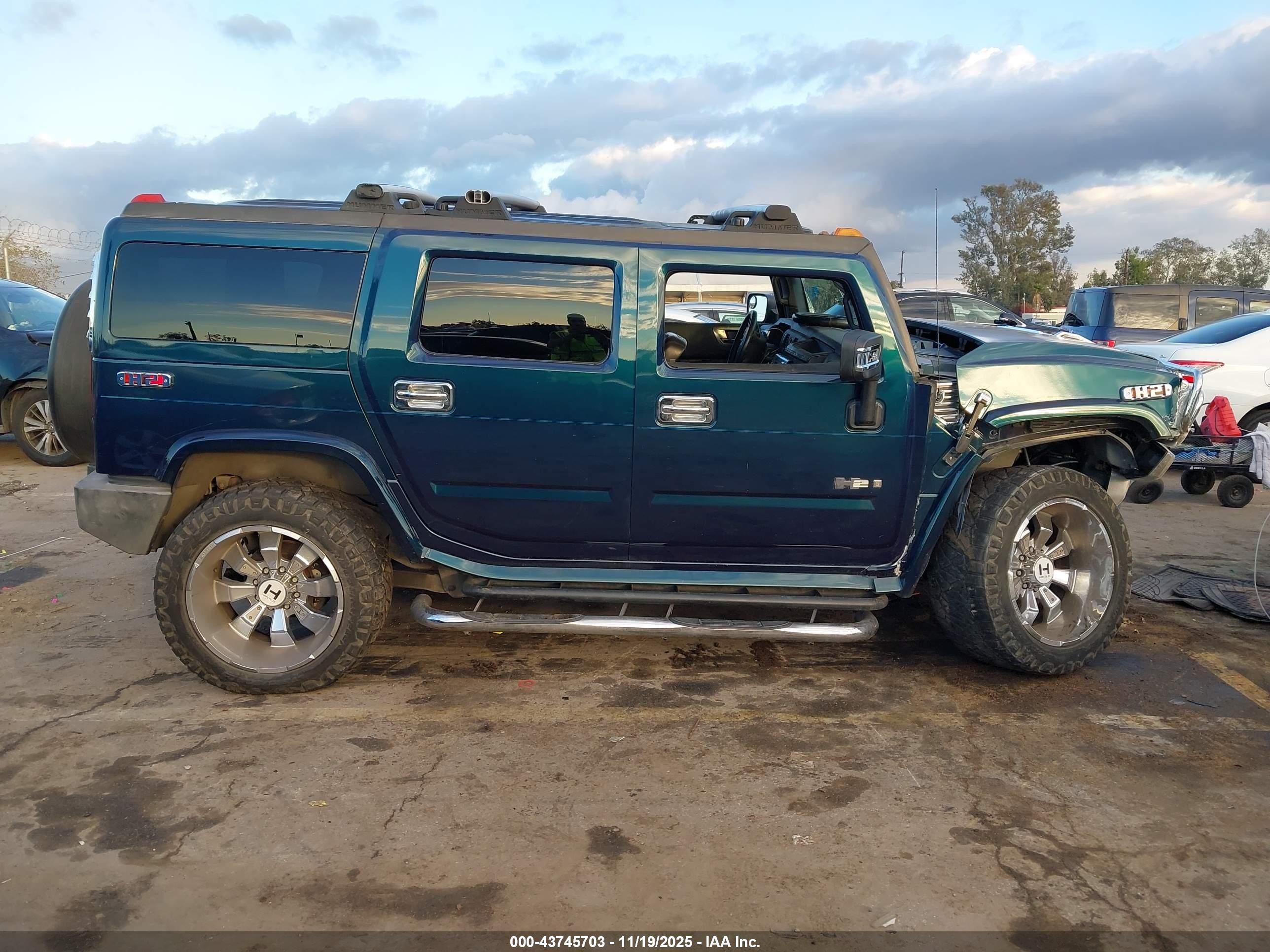 2008 Hummer H2 Suv   Blue vin: 5GRGN23828H107446