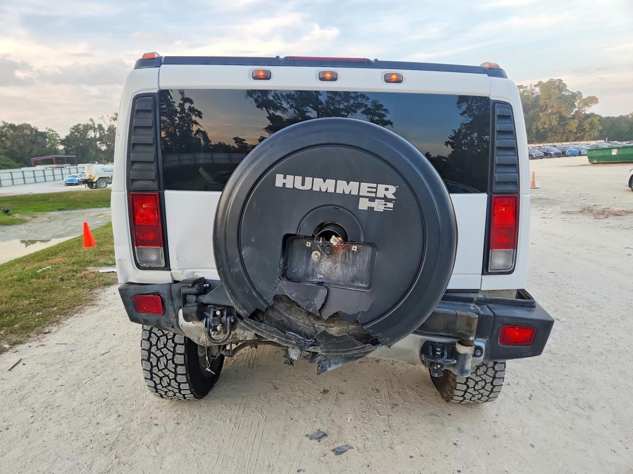 2008 Hummer H2 White vin: 5GRGN23838H106094