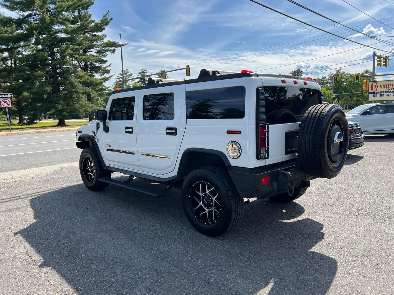 2008 Hummer H2  White vin: 5GRGN238X8H101944