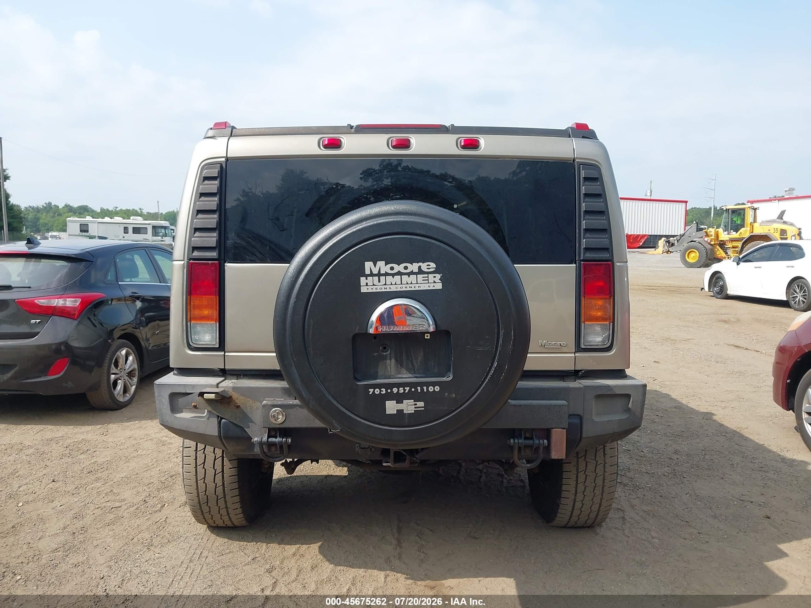 2004 Hummer H2   Gold vin: 5GRGN23U04H101796