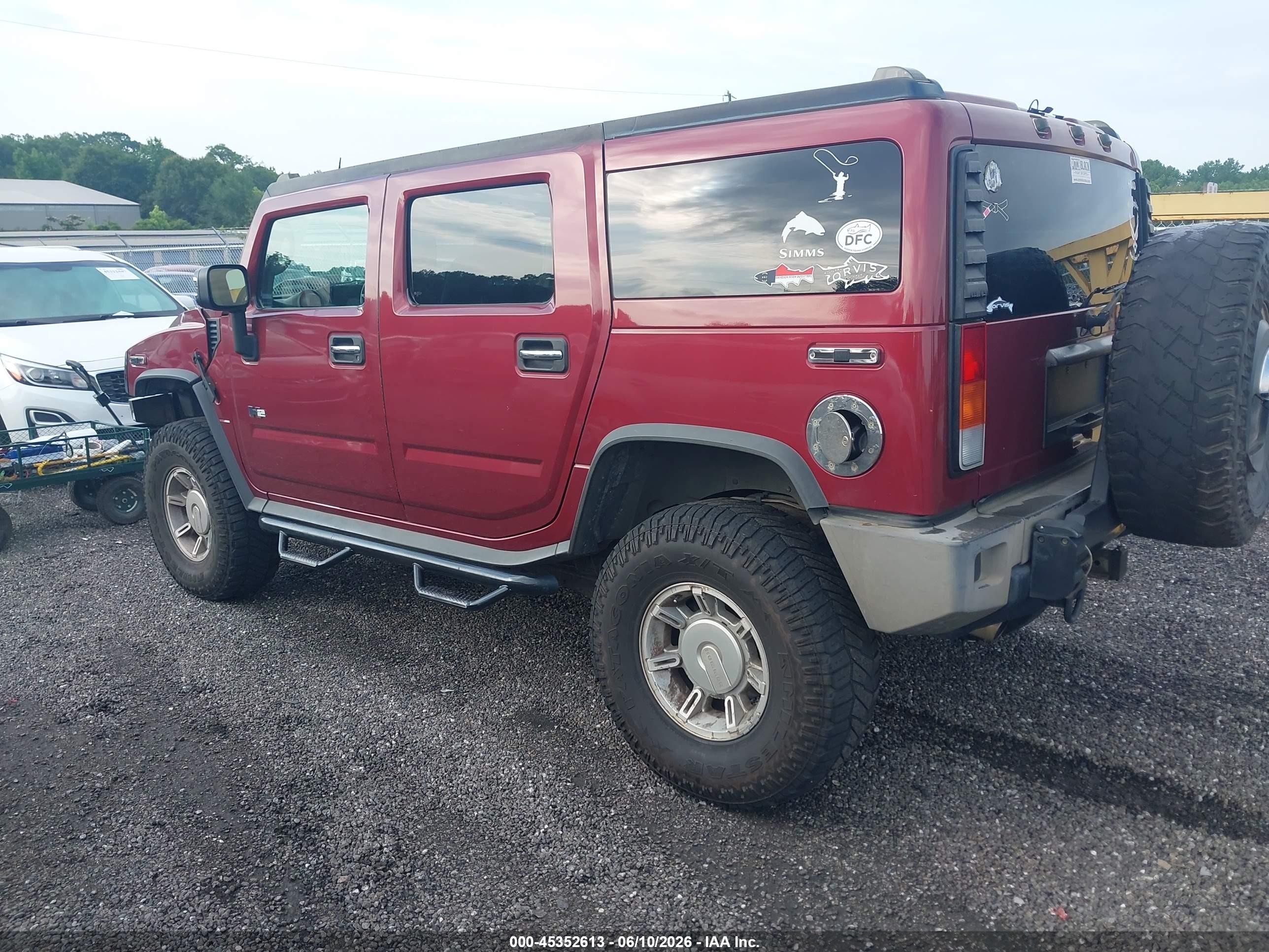 2004 Hummer H2   Burgundy vin: 5GRGN23U04H103550