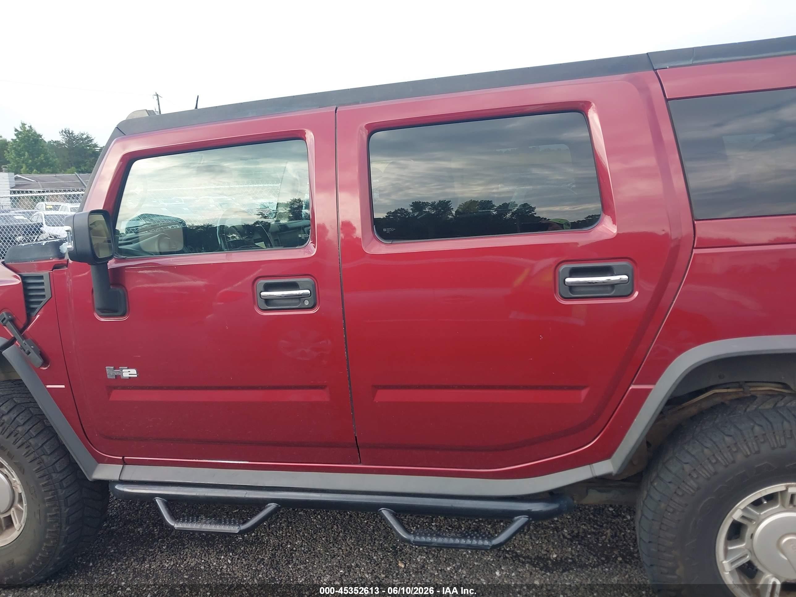 2004 Hummer H2   Burgundy vin: 5GRGN23U04H103550