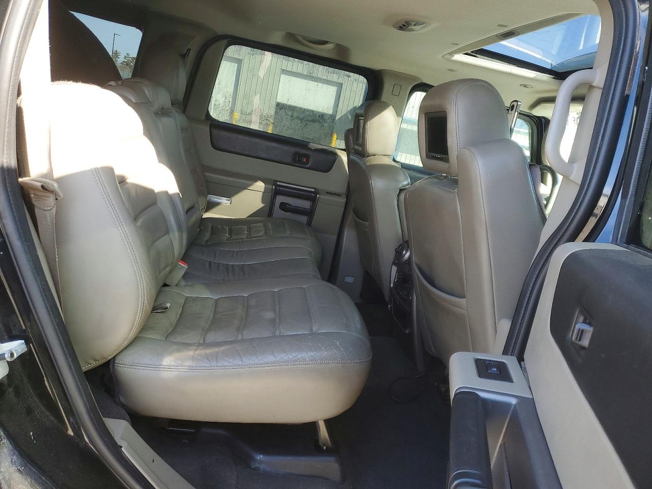 2004 Hummer H2 Black vin: 5GRGN23U04H109204