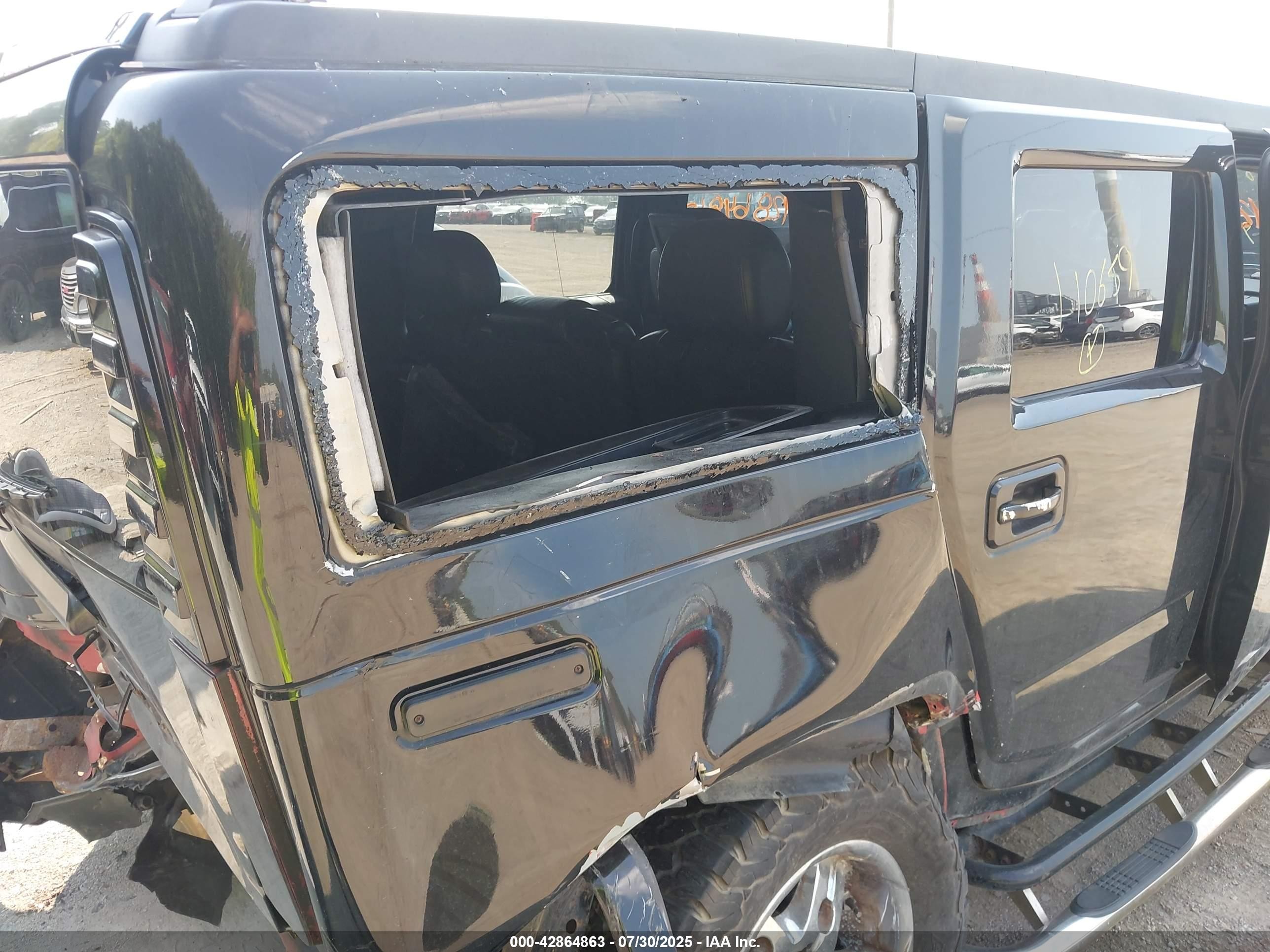 2005 Hummer H2 Suv   Black vin: 5GRGN23U05H110659