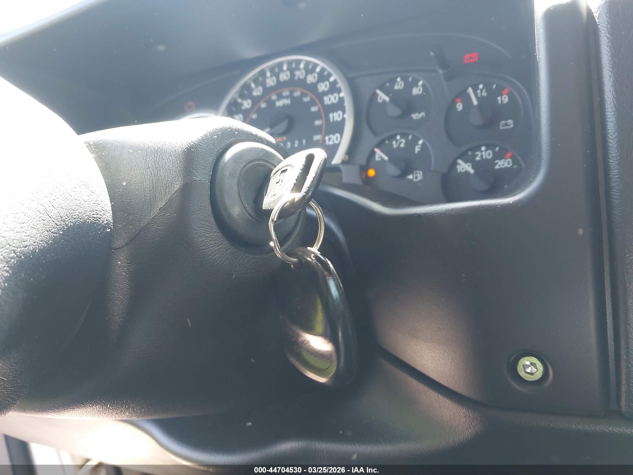 2006 Hummer H2   White vin: 5GRGN23U06H116530