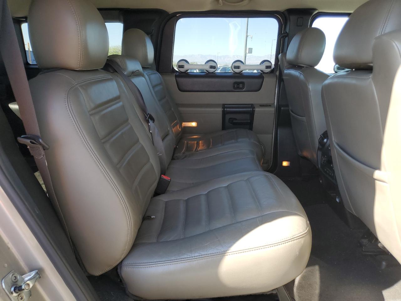 2007 Hummer H2 Tan vin: 5GRGN23U07H111393
