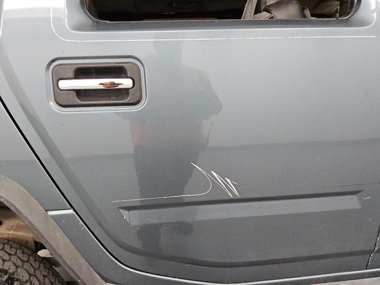 2005 Hummer H2 Green vin: 5GRGN23U35H100787 Damage: Right Front Door, Multiple Scratches Light, 2