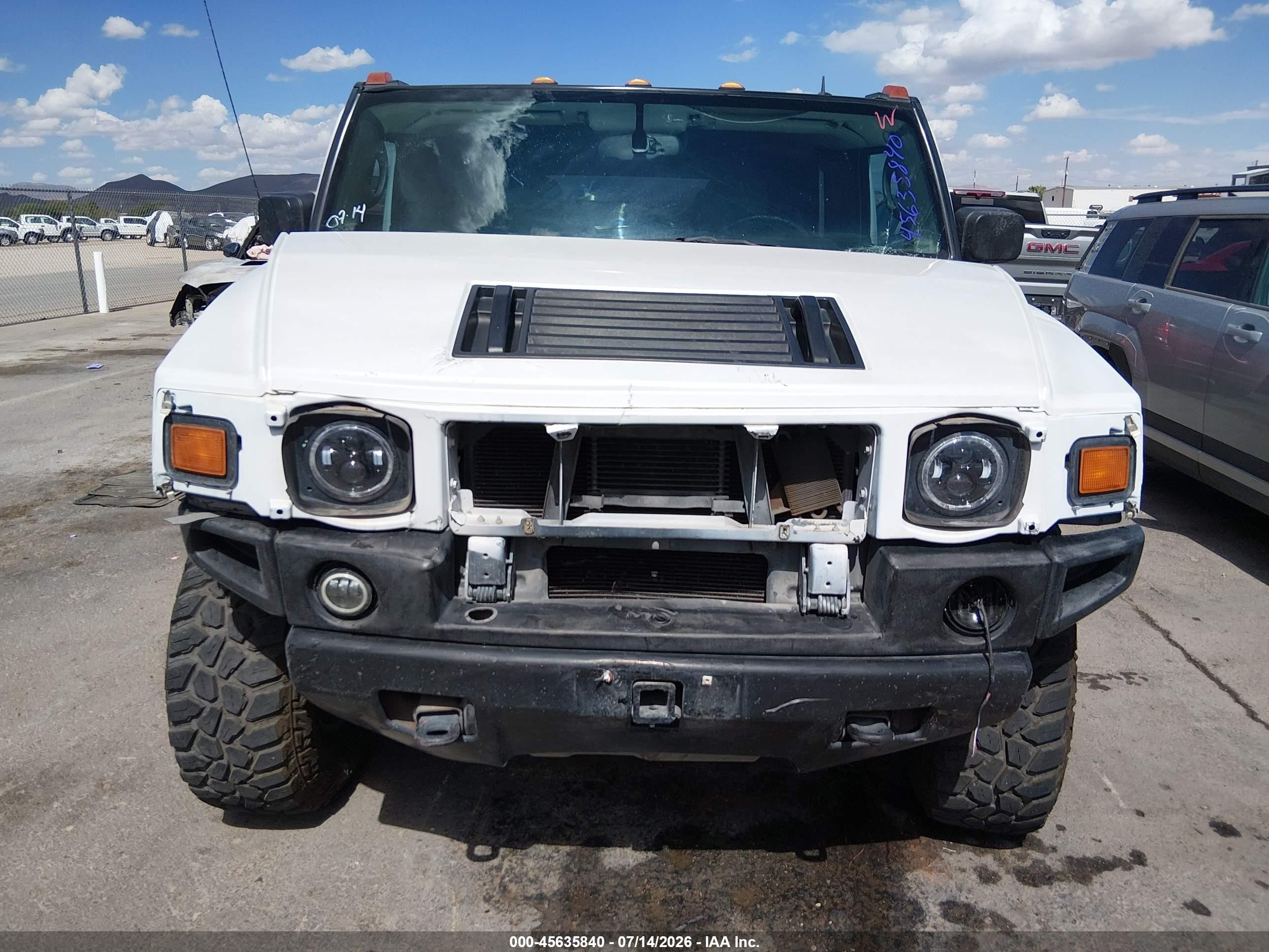 2005 Hummer H2 Suv   White vin: 5GRGN23U35H116083