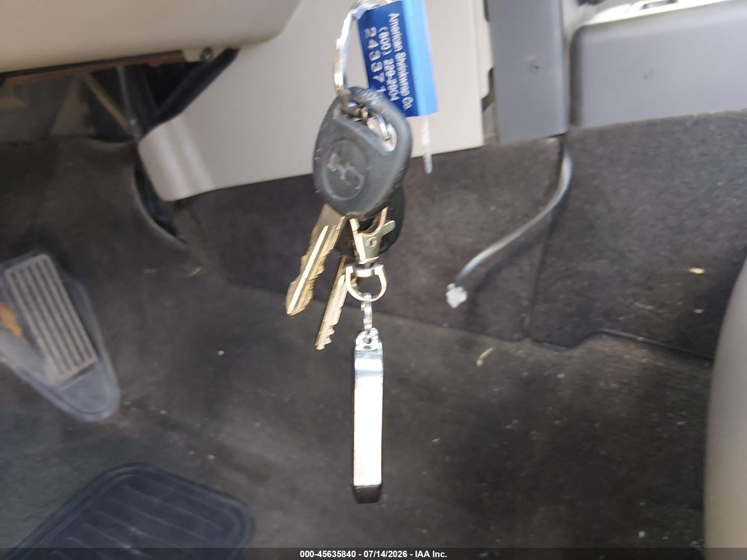 2005 Hummer H2 Suv   White vin: 5GRGN23U35H116083