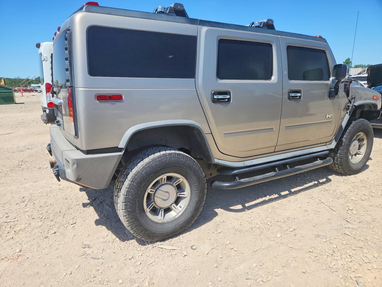 2004 Hummer H2 Silver vin: 5GRGN23U44H107830