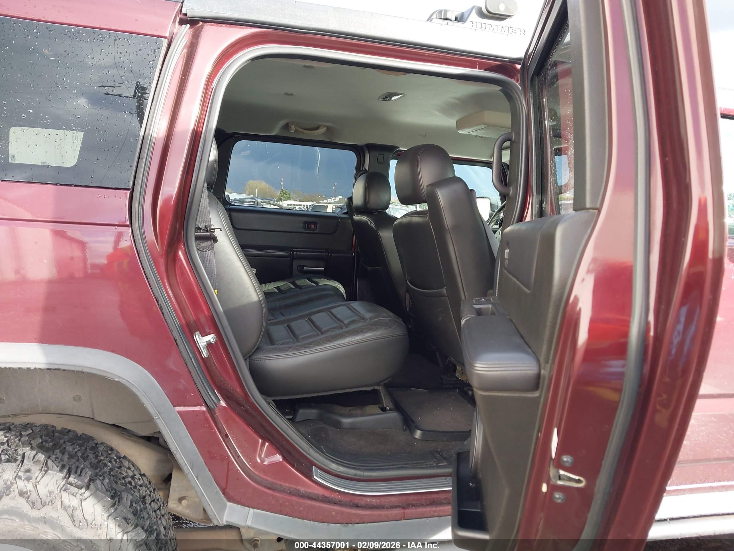2006 Hummer H2 Suv   Black vin: 5GRGN23U46H106583