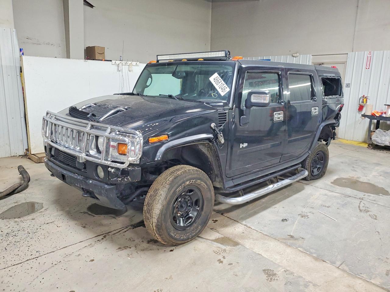 2005 Hummer H2 Black vin: 5GRGN23U75H107869