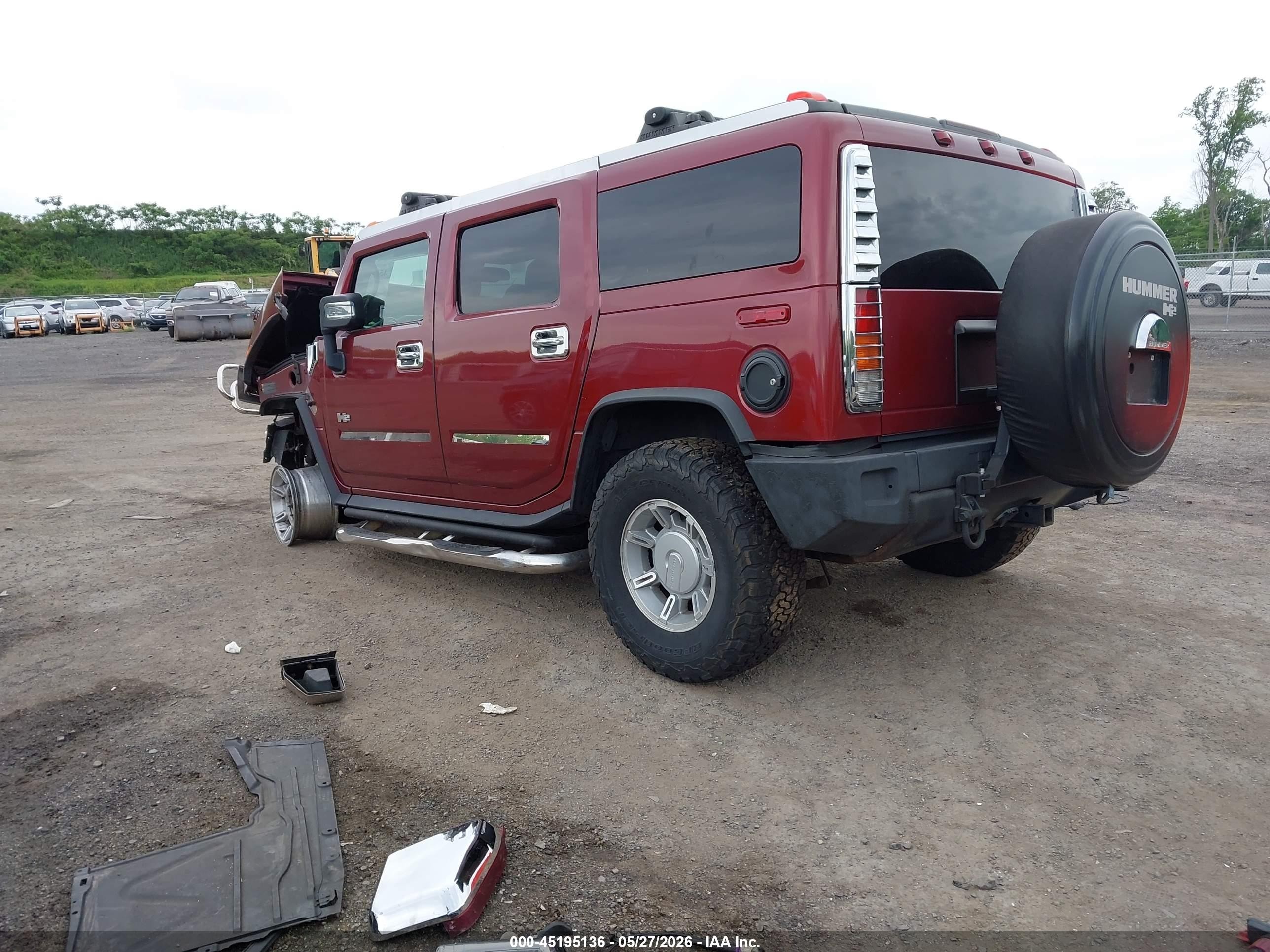 2003 Hummer H2   Red vin: 5GRGN23U83H106937
