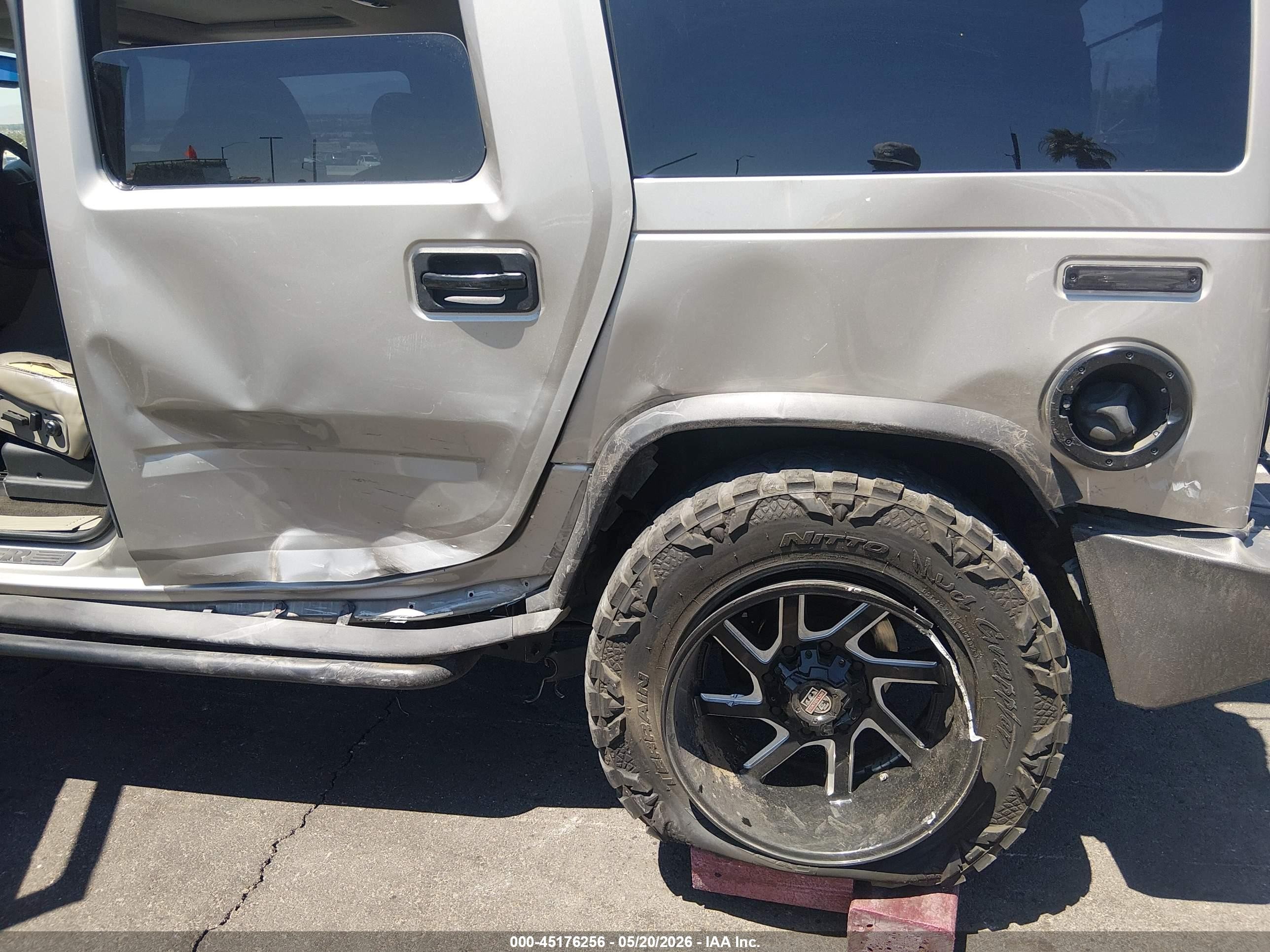 2003 Hummer H2   Champagne vin: 5GRGN23U83H147102