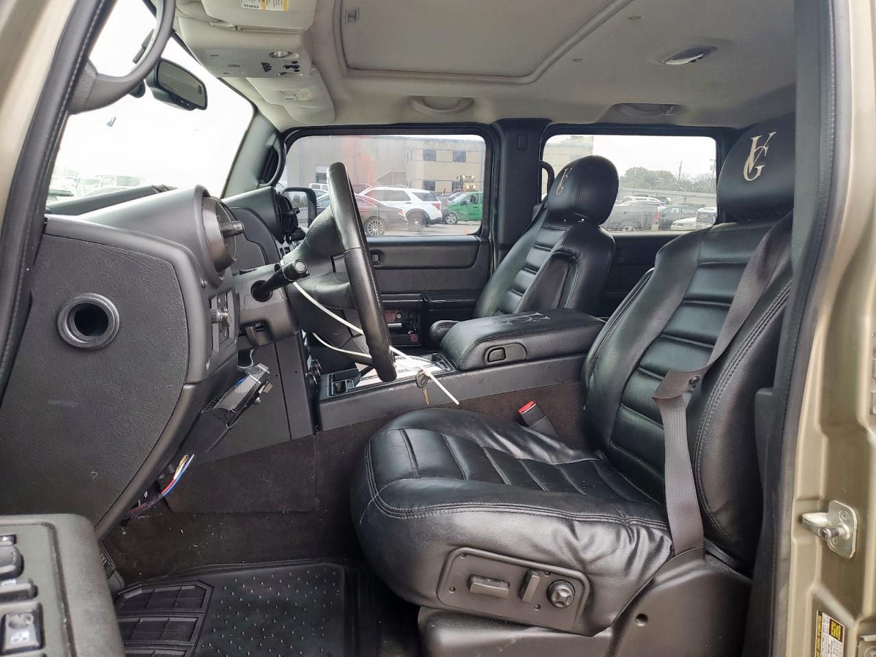 2005 Hummer H2 Cream vin: 5GRGN23U95H126939
