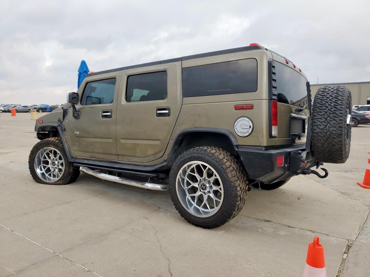 2005 Hummer H2 Cream vin: 5GRGN23U95H126939