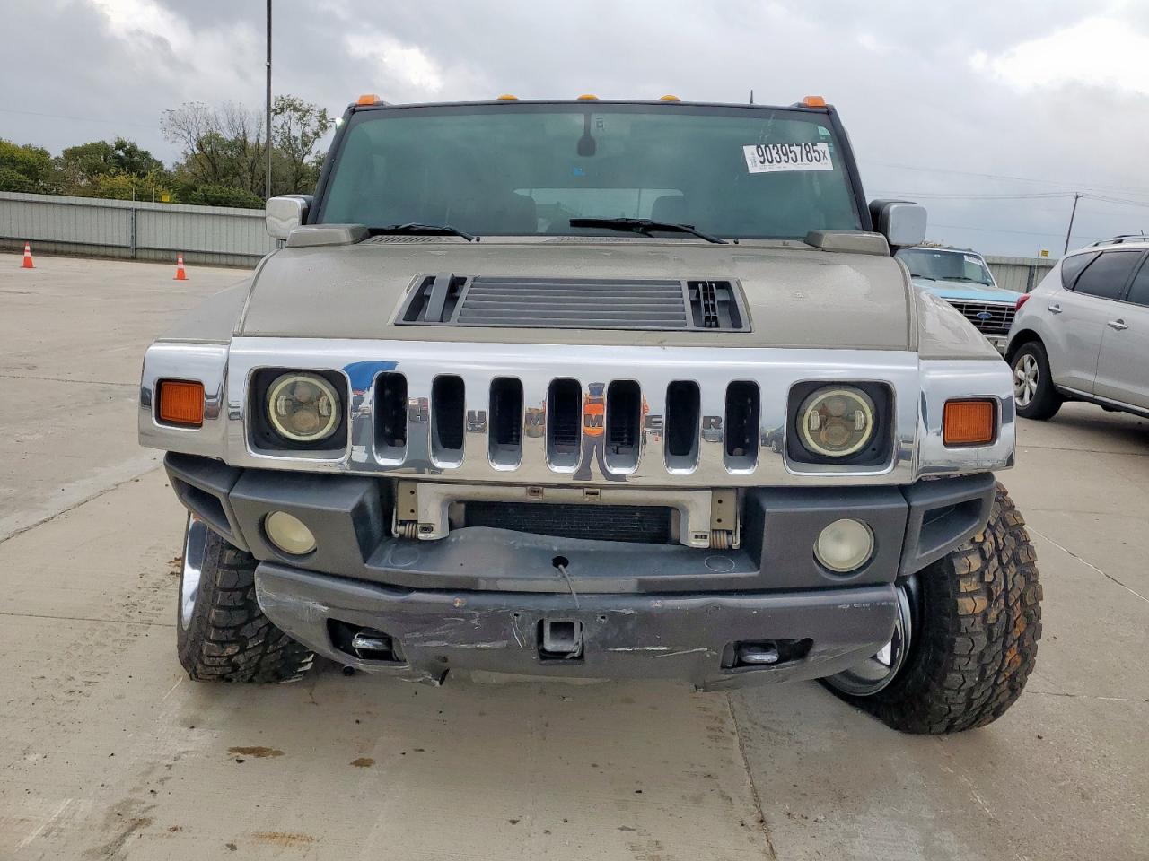 2005 Hummer H2 Cream vin: 5GRGN23U95H126939