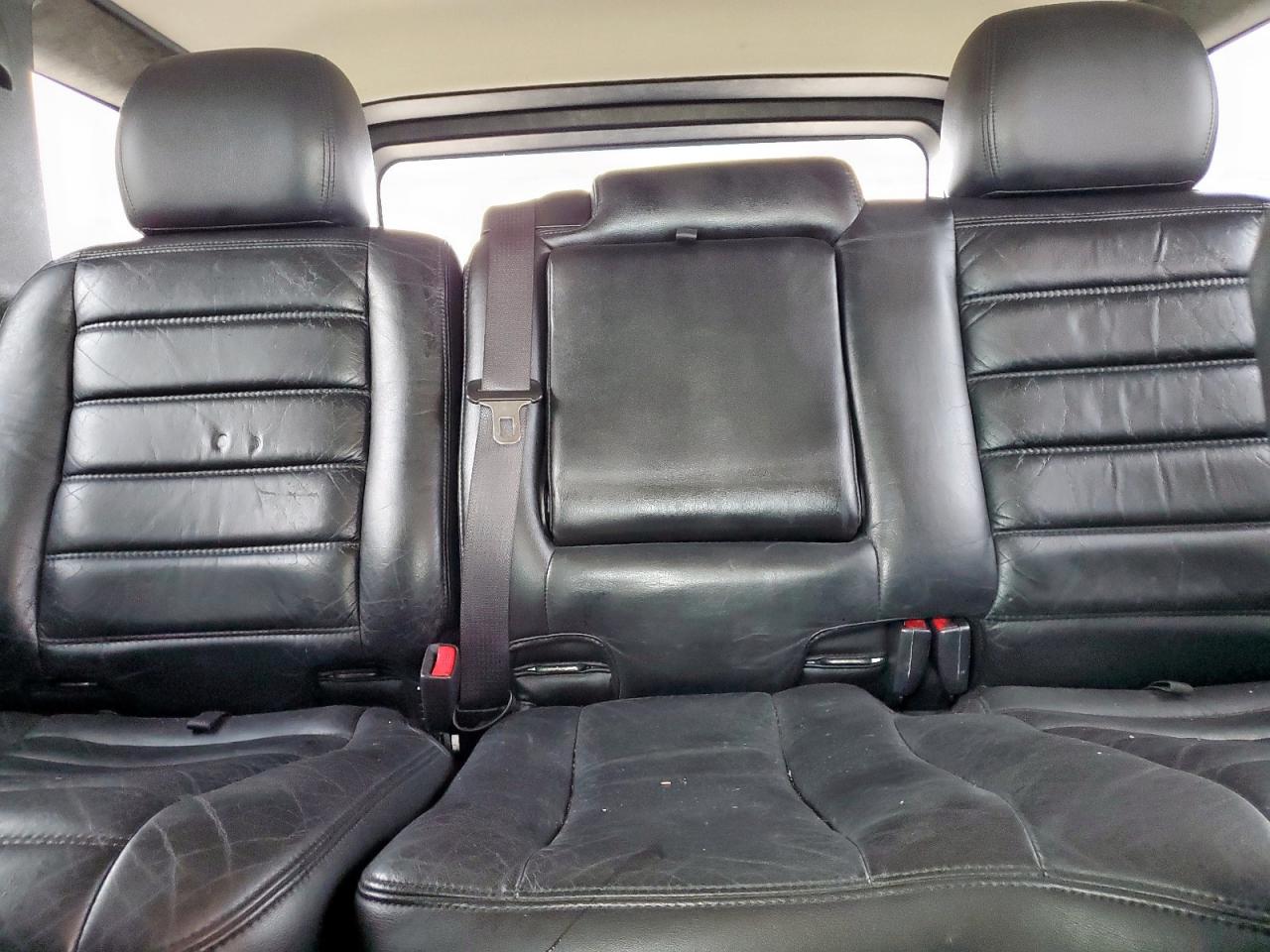 2005 Hummer H2 Cream vin: 5GRGN23U95H126939