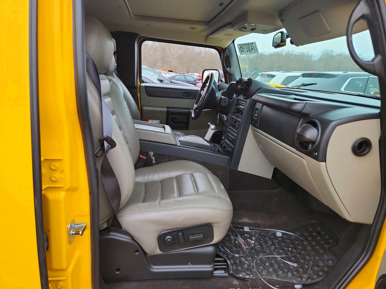 2006 Hummer H2 Yellow vin: 5GRGN23U96H103369