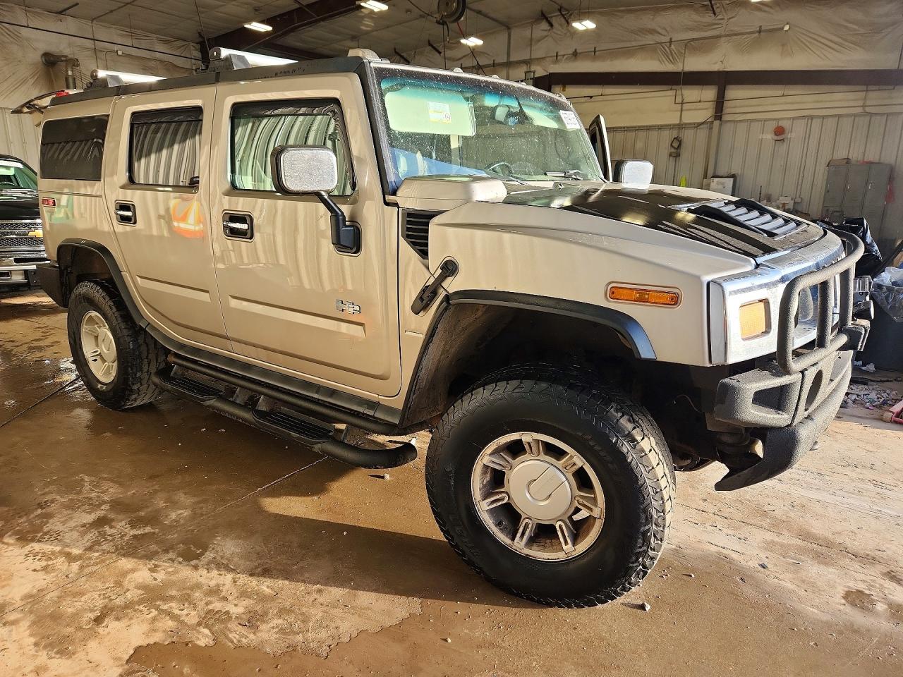 2003 Hummer H2 Tan vin: 5GRGN23UX3H109600