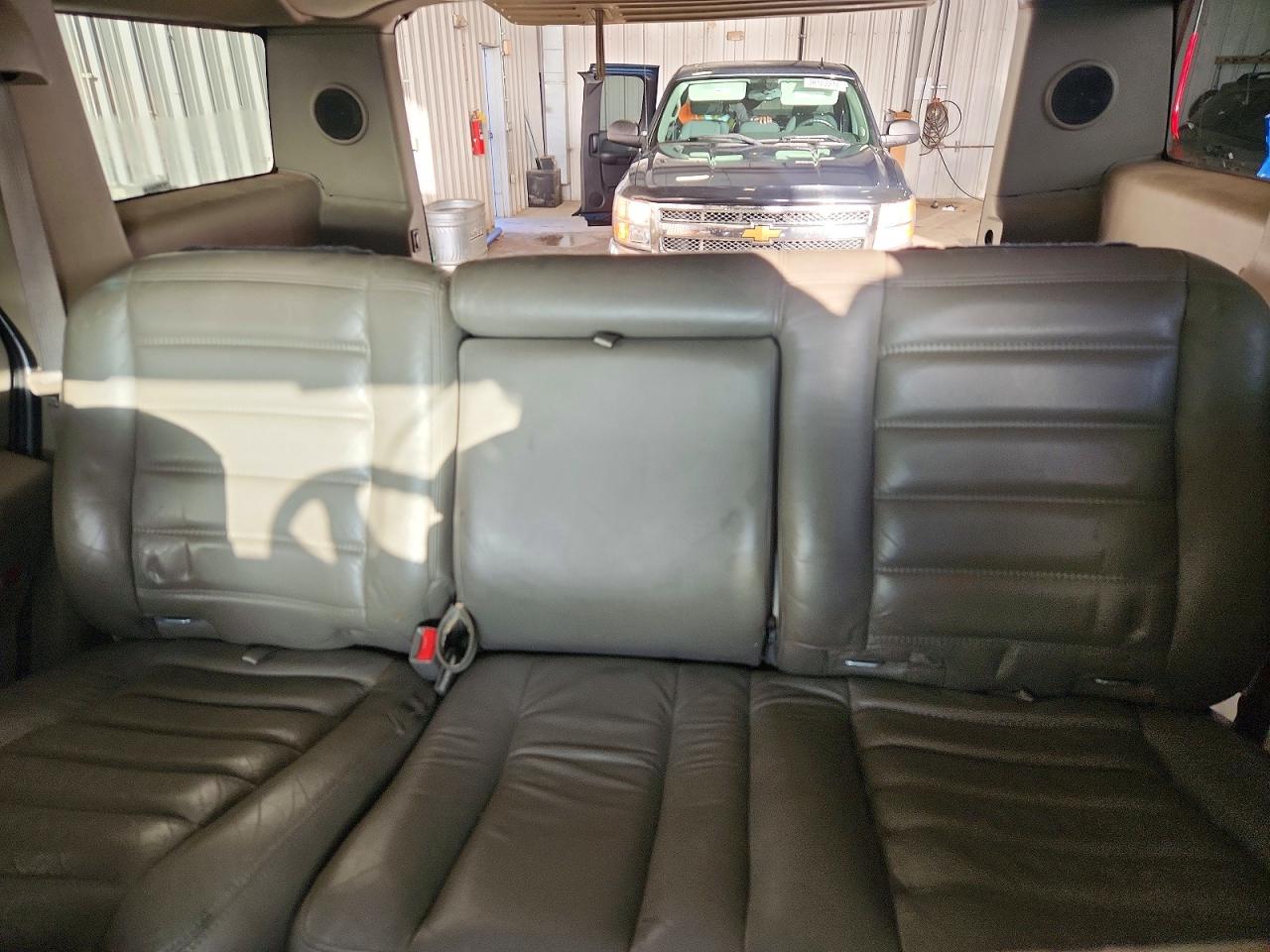 2003 Hummer H2 Tan vin: 5GRGN23UX3H109600