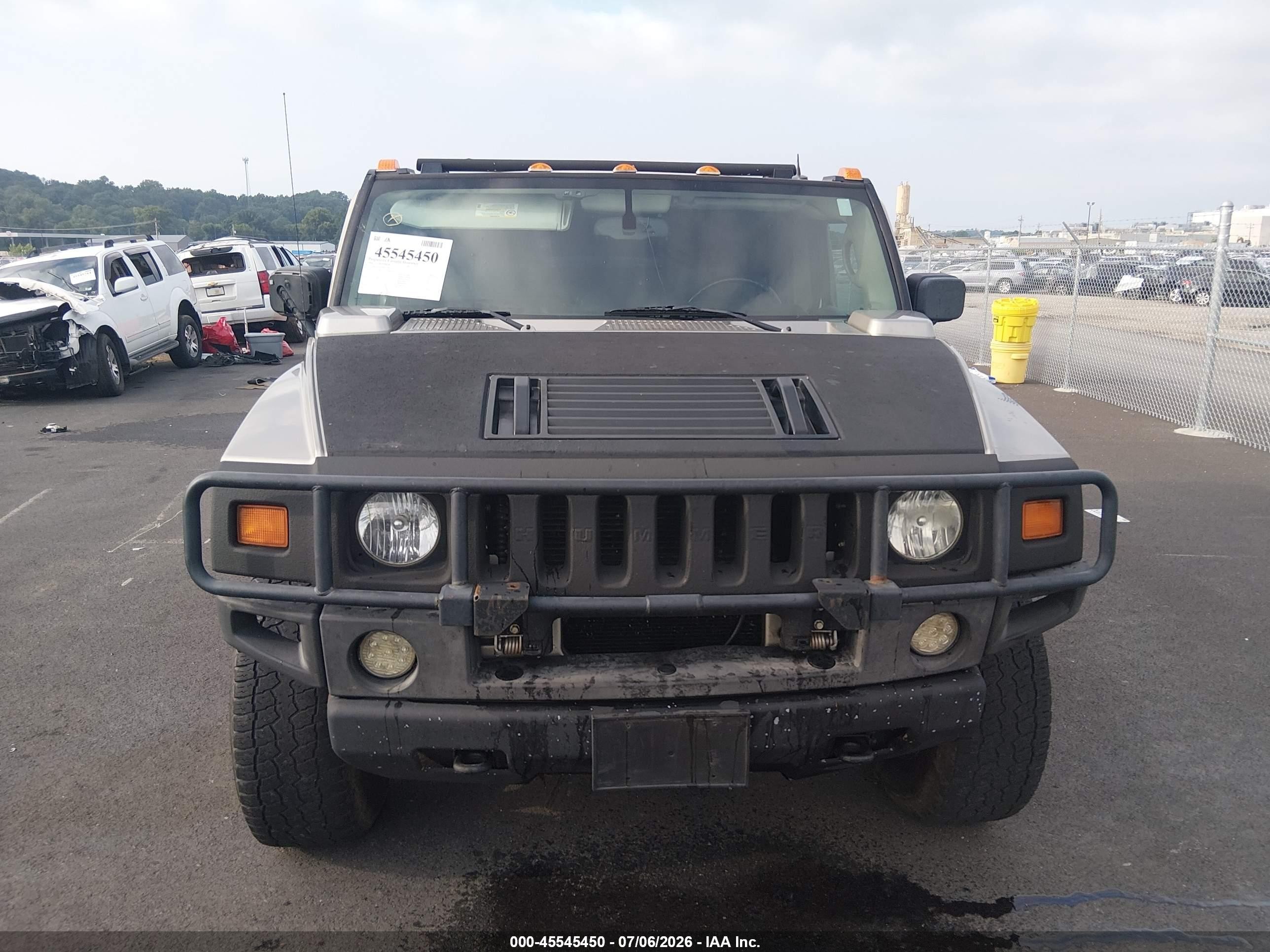 2004 Hummer H2   Champagne vin: 5GRGN23UX4H105774