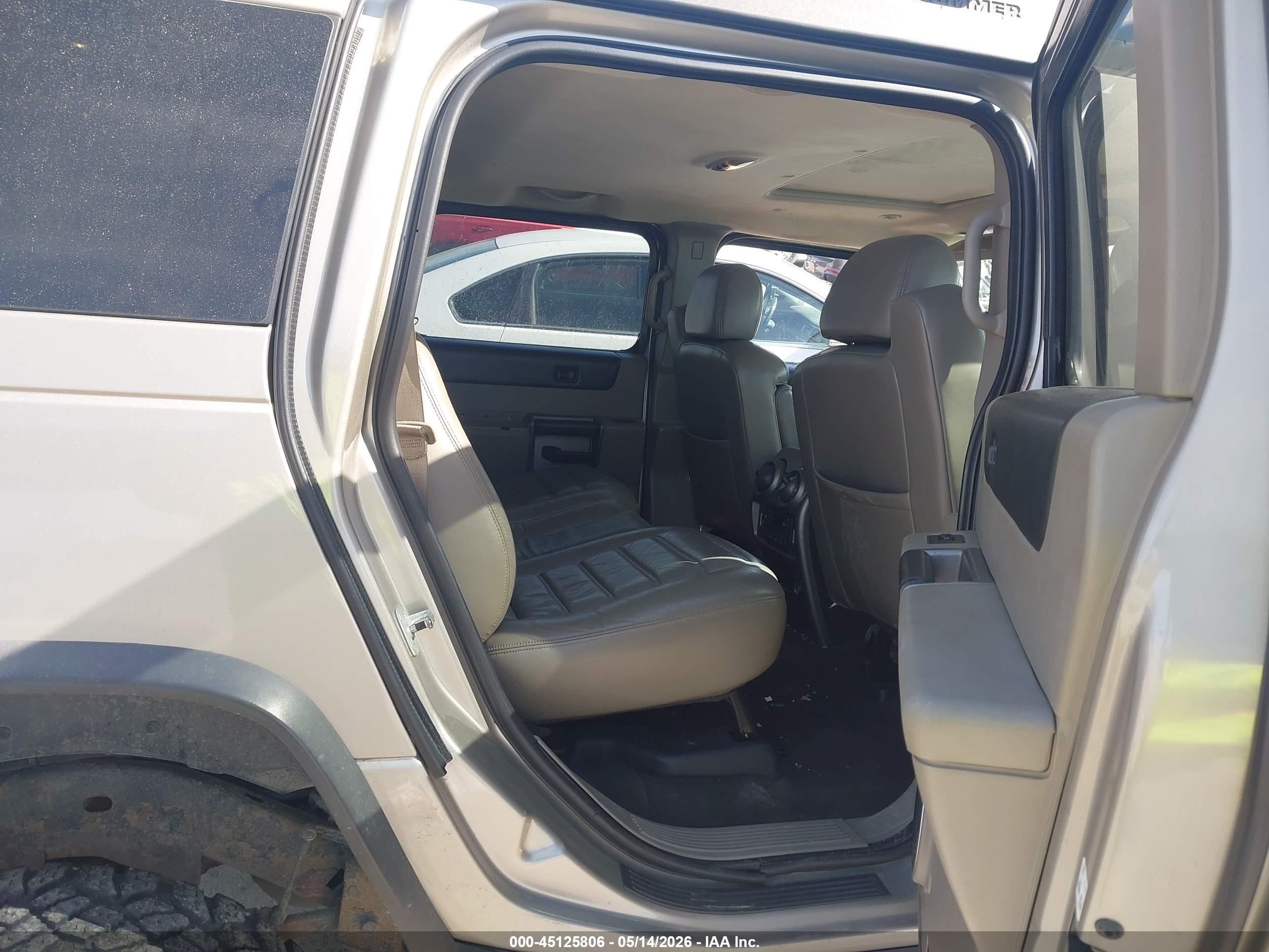 2004 Hummer H2   Gray vin: 5GRGN23UX4H112062