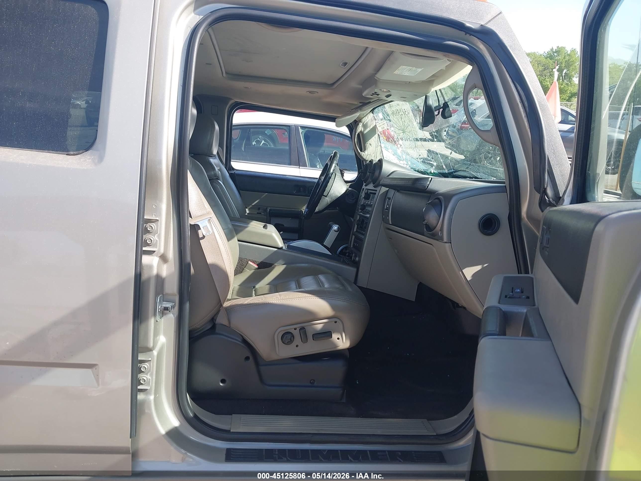 2004 Hummer H2   Gray vin: 5GRGN23UX4H112062