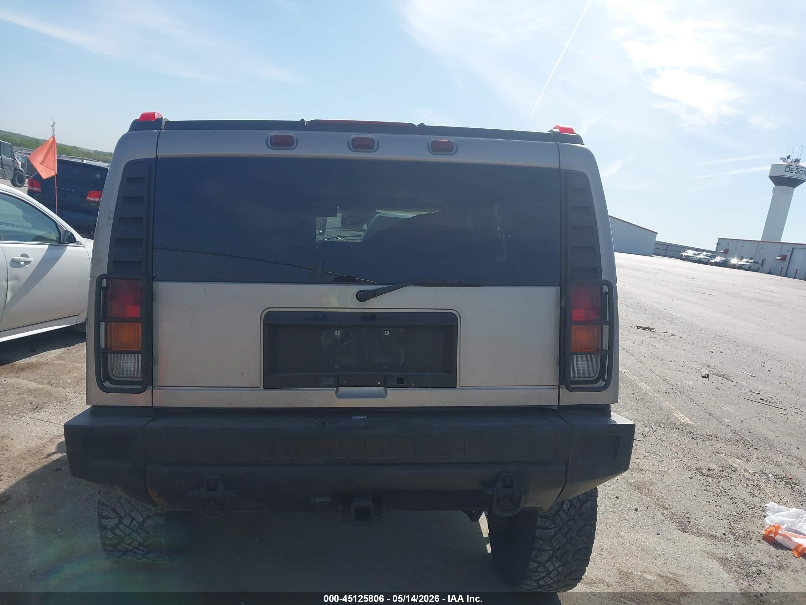 2004 Hummer H2   Gray vin: 5GRGN23UX4H112062