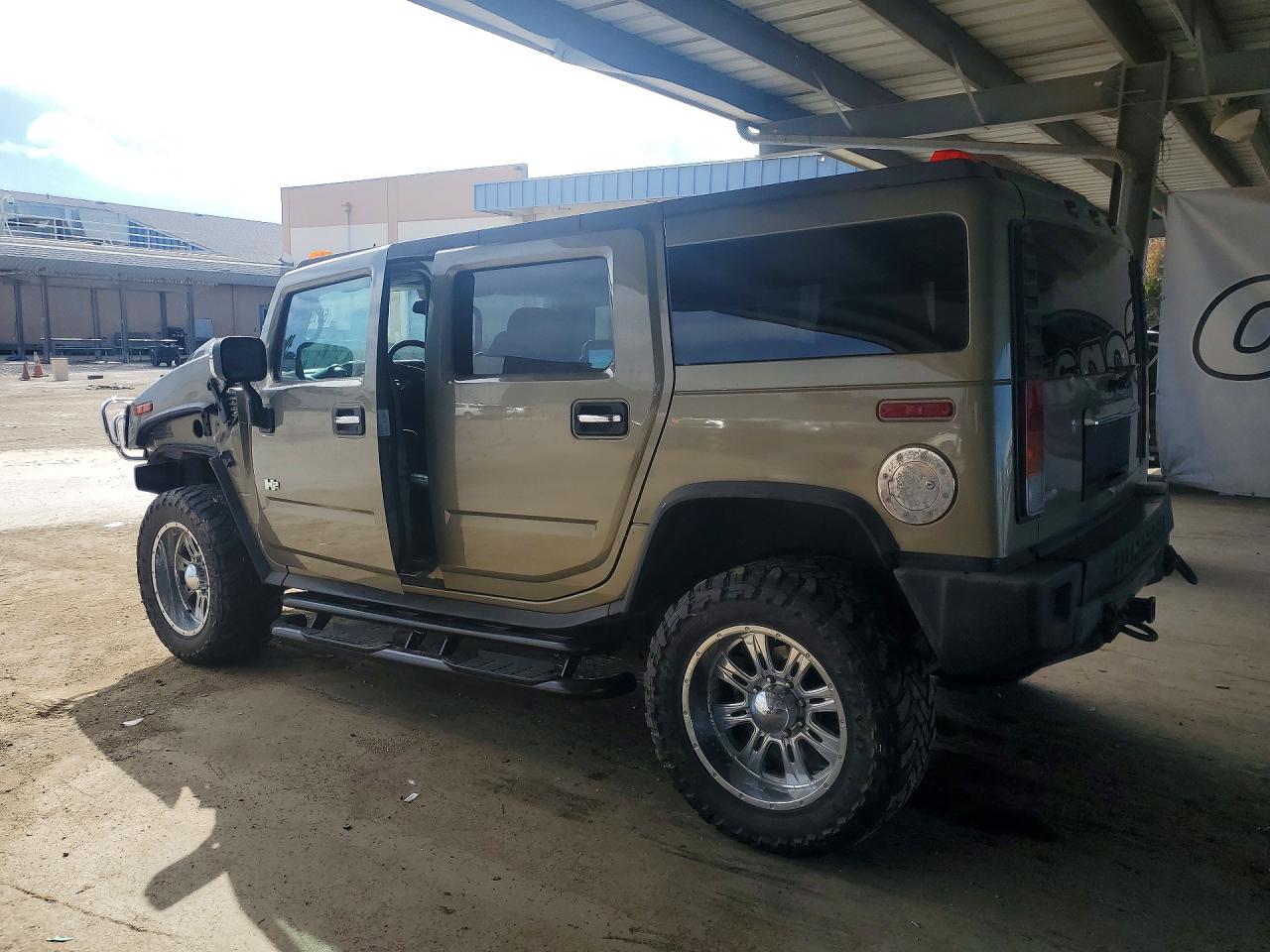 2005 Hummer H2 Brown vin: 5GRGN23UX5H104240