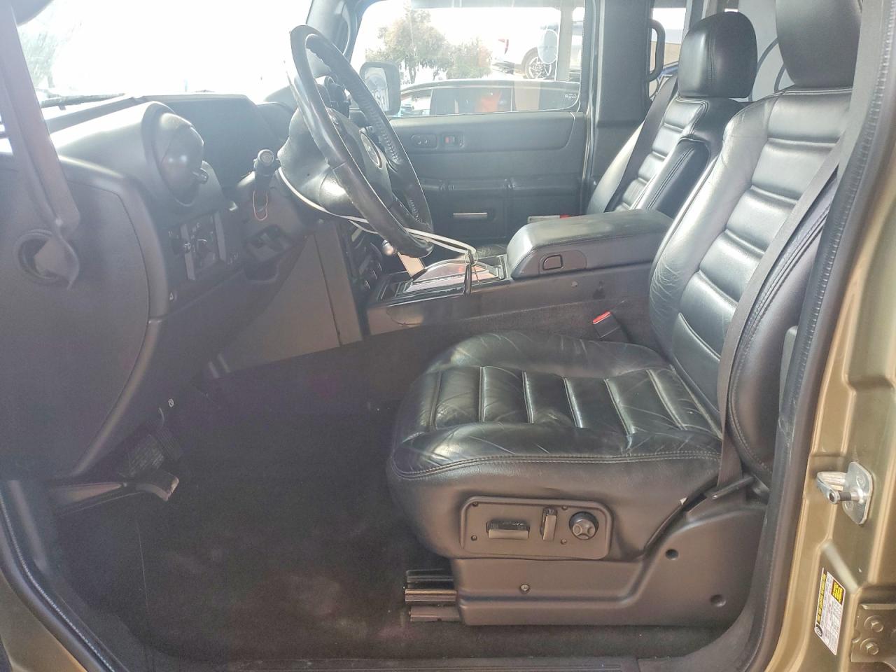 2005 Hummer H2 Brown vin: 5GRGN23UX5H104240