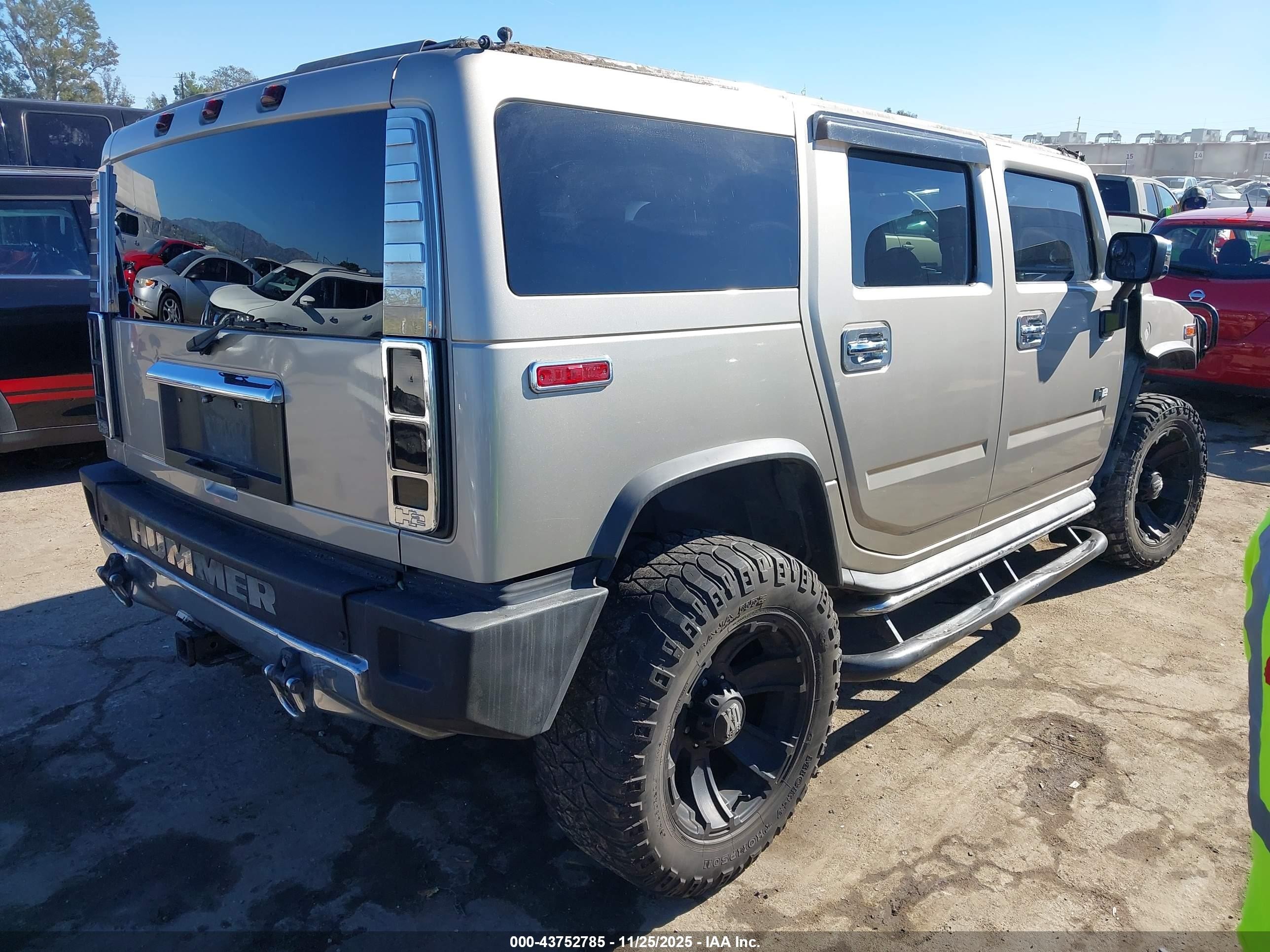 2005 Hummer H2 Suv   Gold vin: 5GRGN23UX5H112449