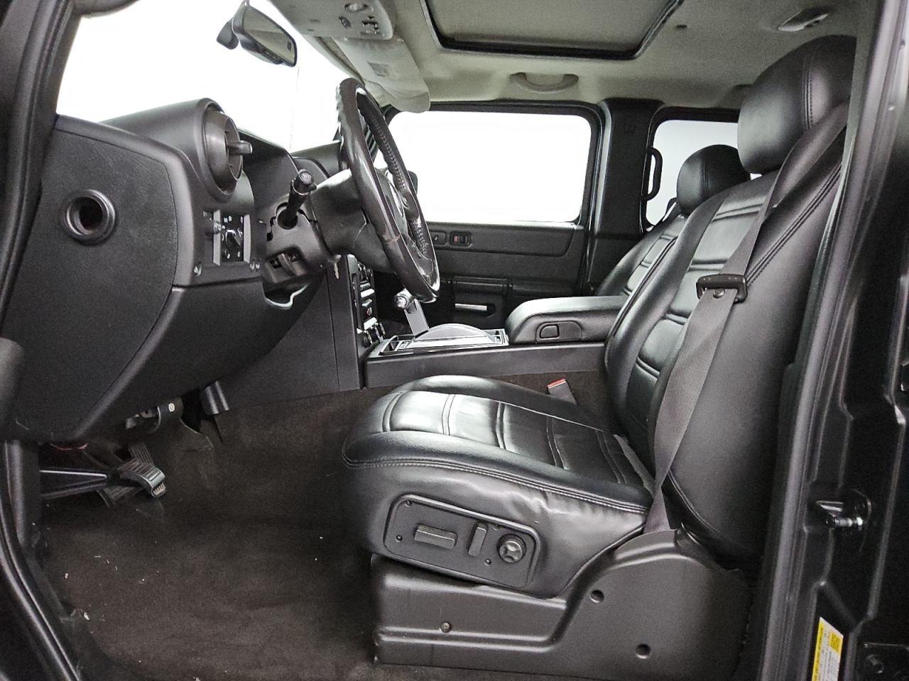 2006 Hummer H2 Black vin: 5GRGN23UX6H102182