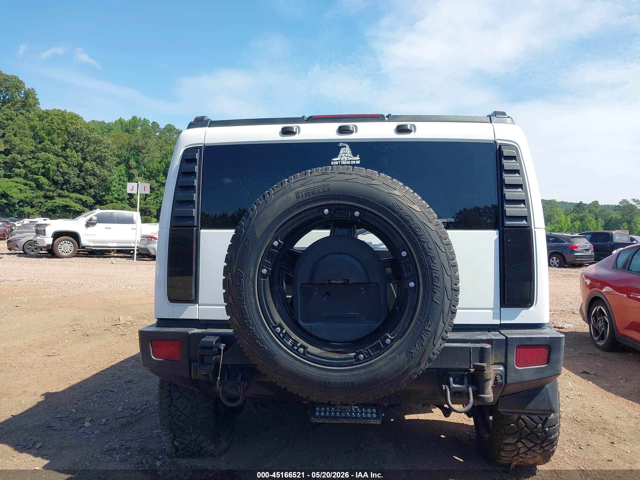 2007 Hummer H2 Suv   White vin: 5GRGN23UX7H110428