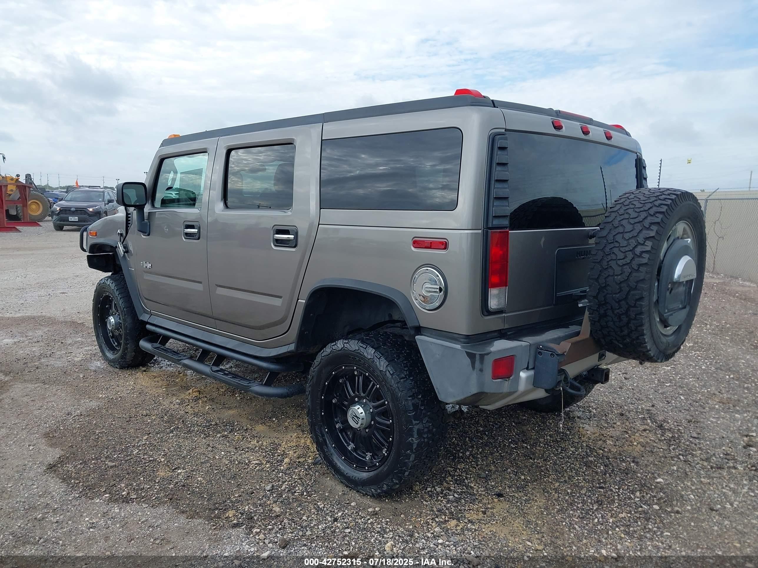 2009 Hummer H2 Suv   Gray vin: 5GRGN83289H100937