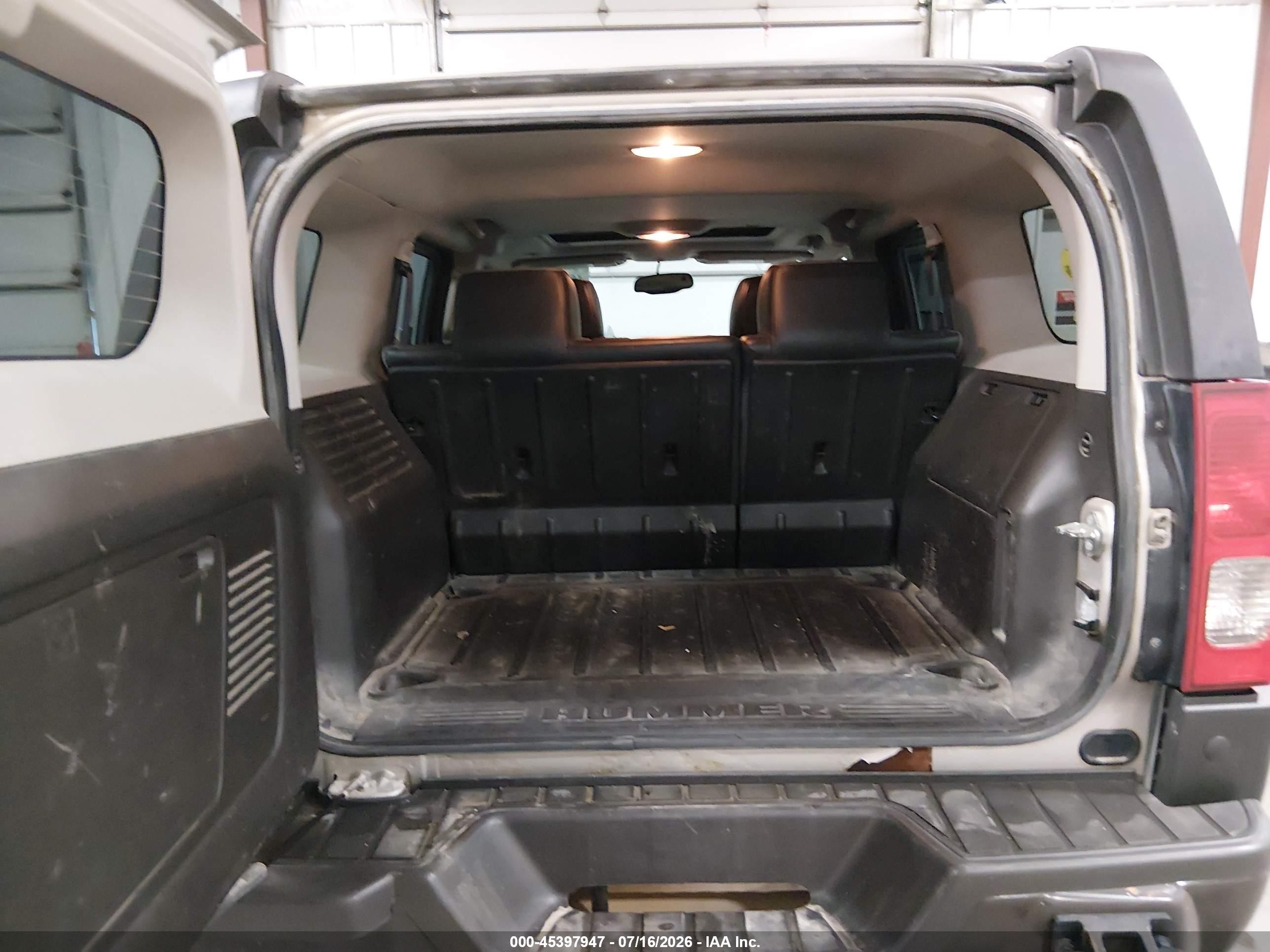 2006 Hummer H3 Suv   Gray vin: 5GTDN136068116844