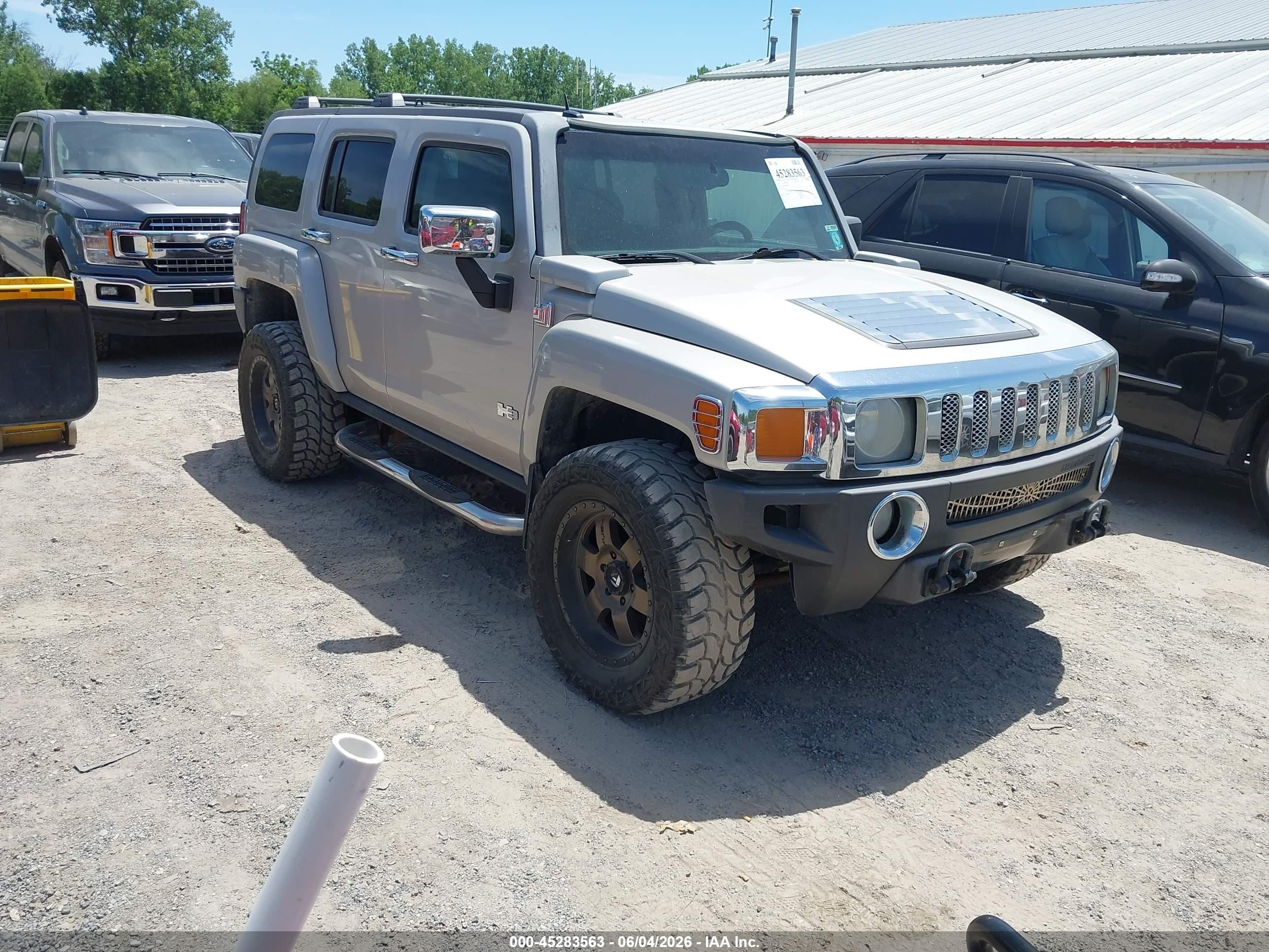 2006 Hummer H3 Suv   Silver vin: 5GTDN136068158446