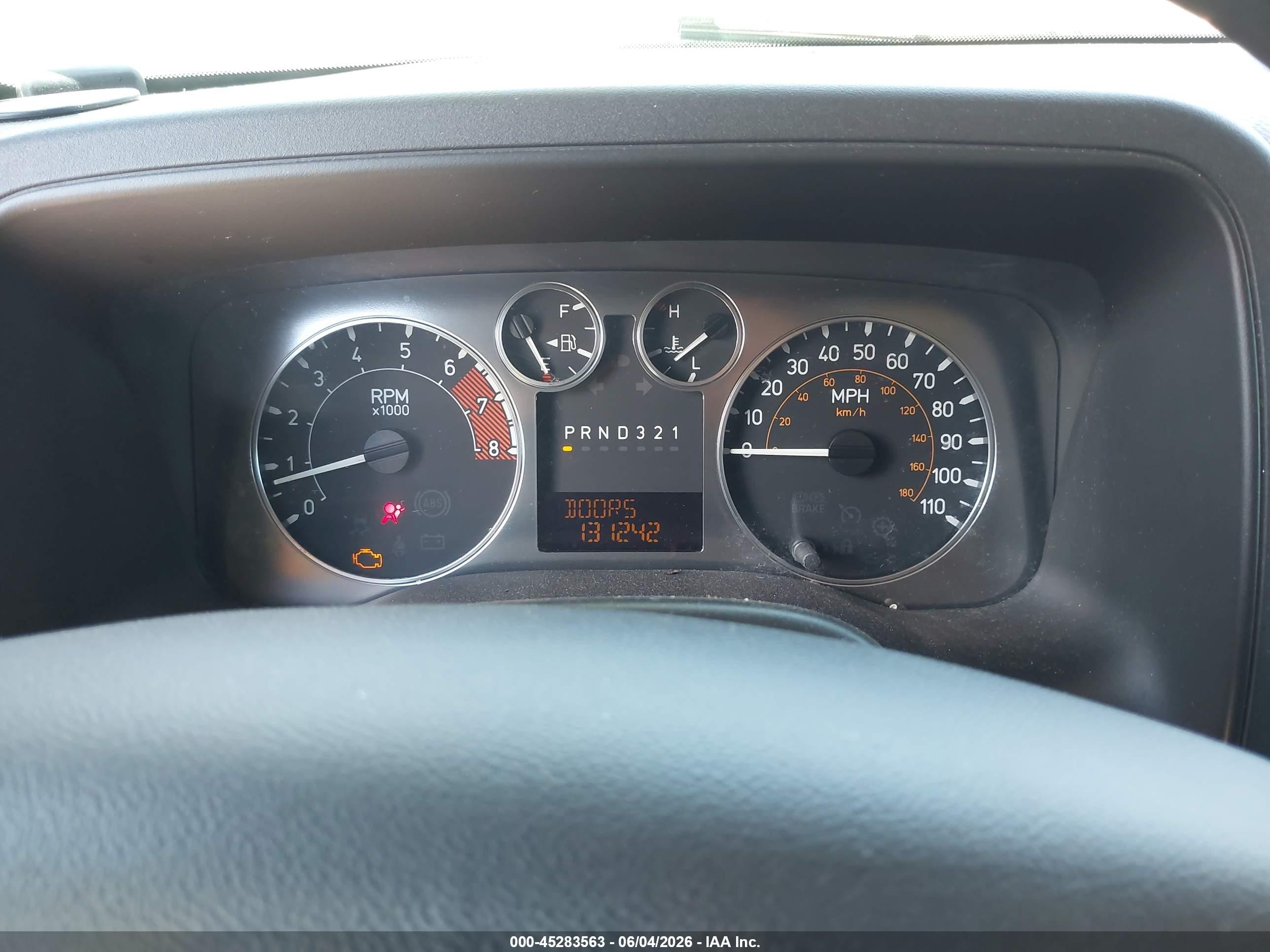 2006 Hummer H3 Suv   Silver vin: 5GTDN136068158446