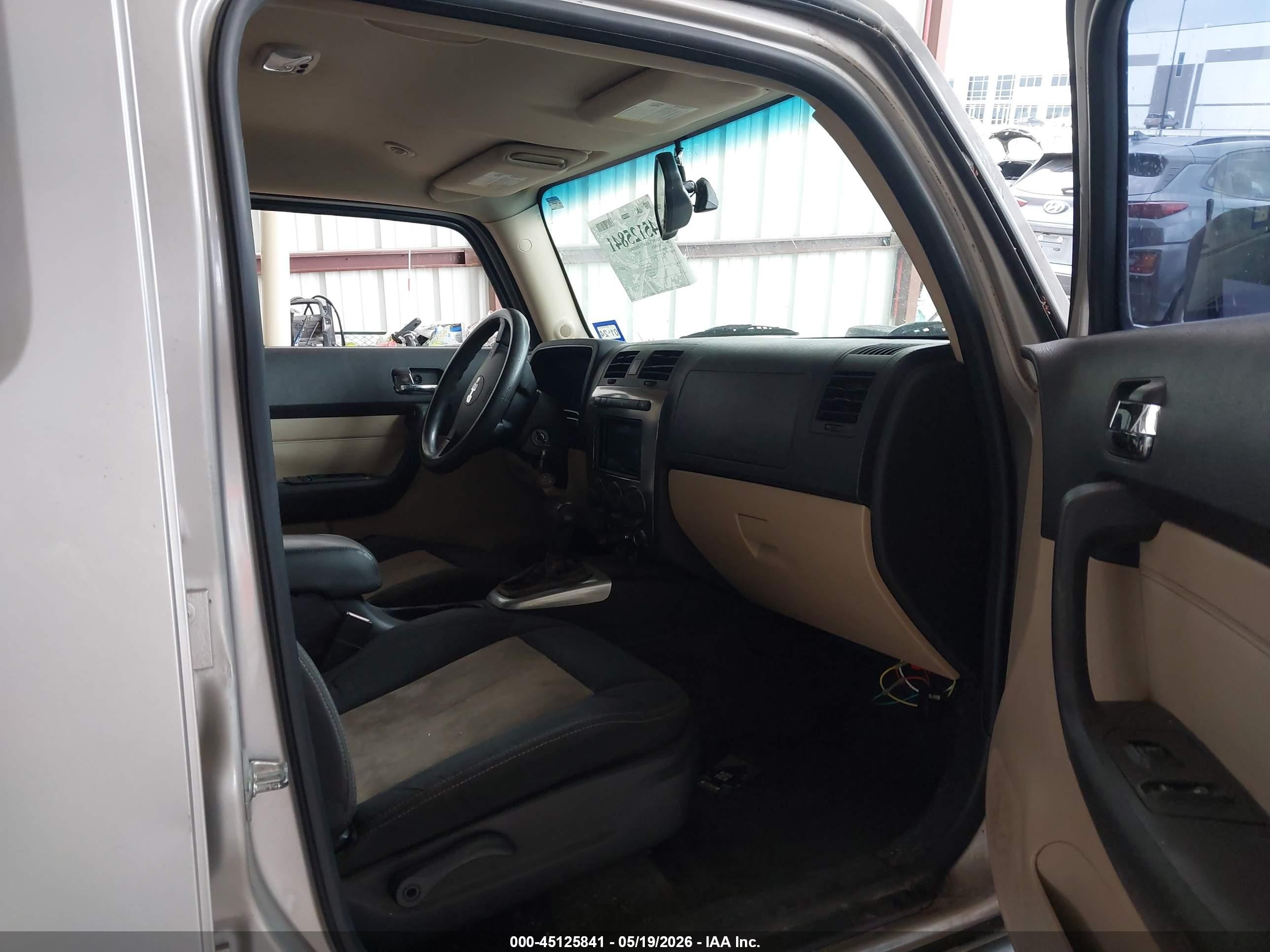2006 Hummer H3 Suv   Champagne vin: 5GTDN136168110177