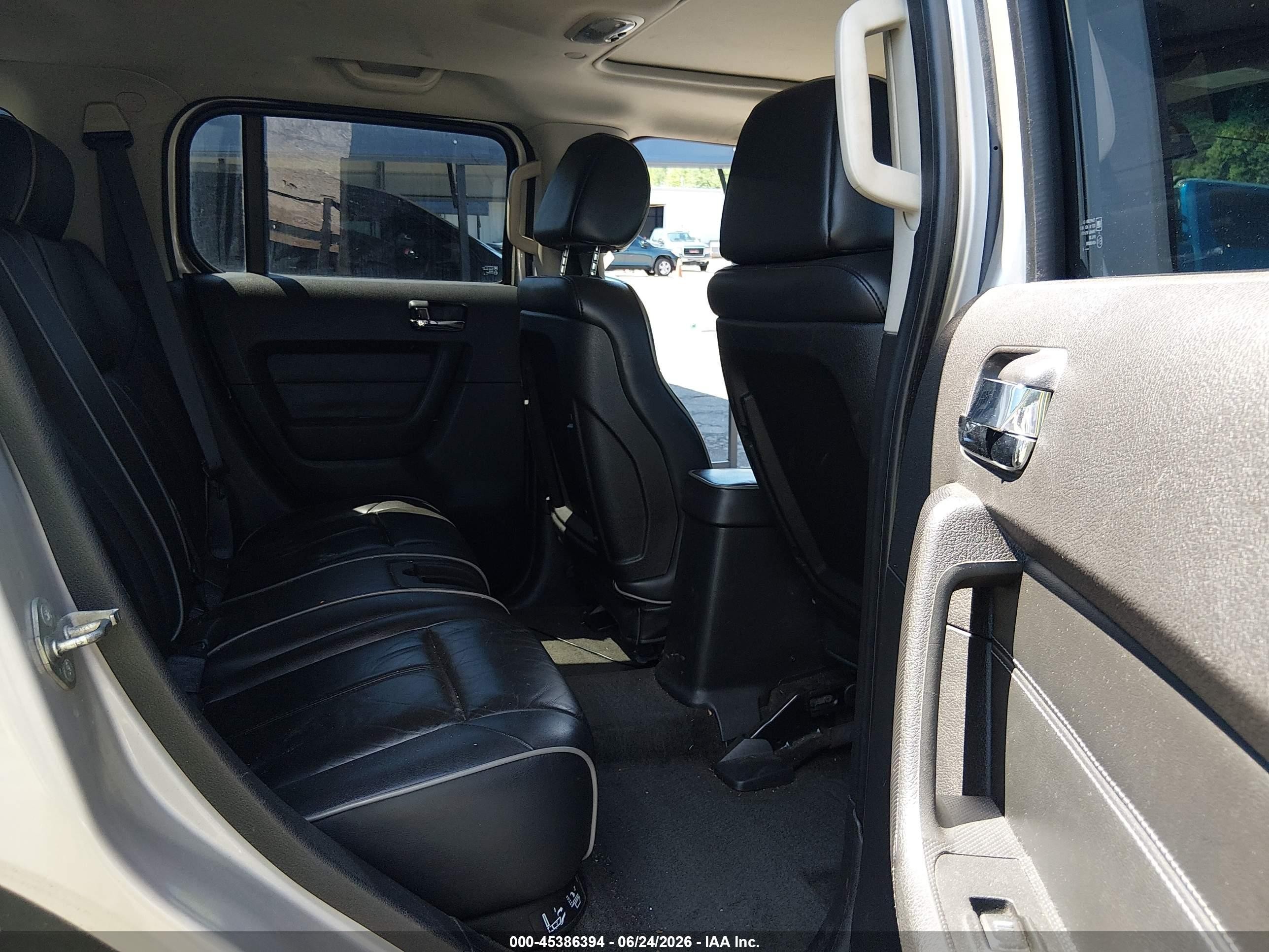 2006 Hummer H3 Suv   Silver vin: 5GTDN136168307043