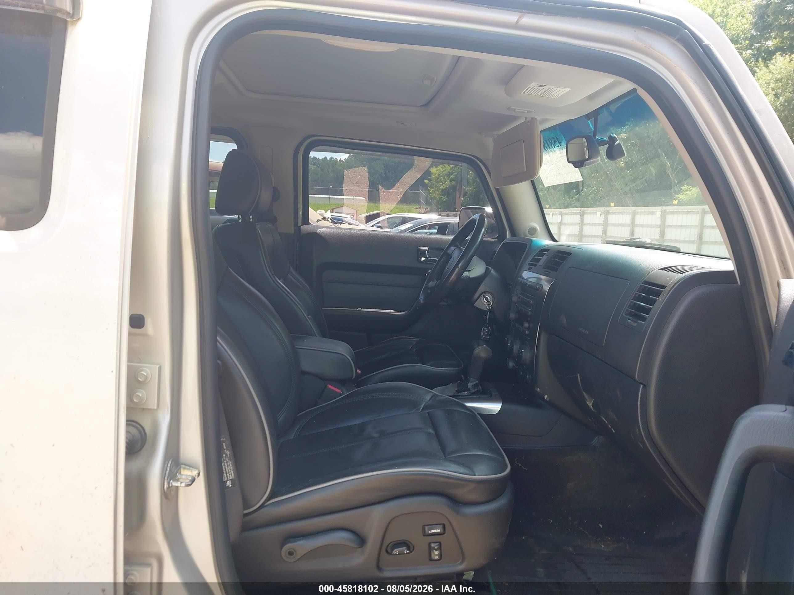 2006 Hummer H3   Silver vin: 5GTDN136268250576